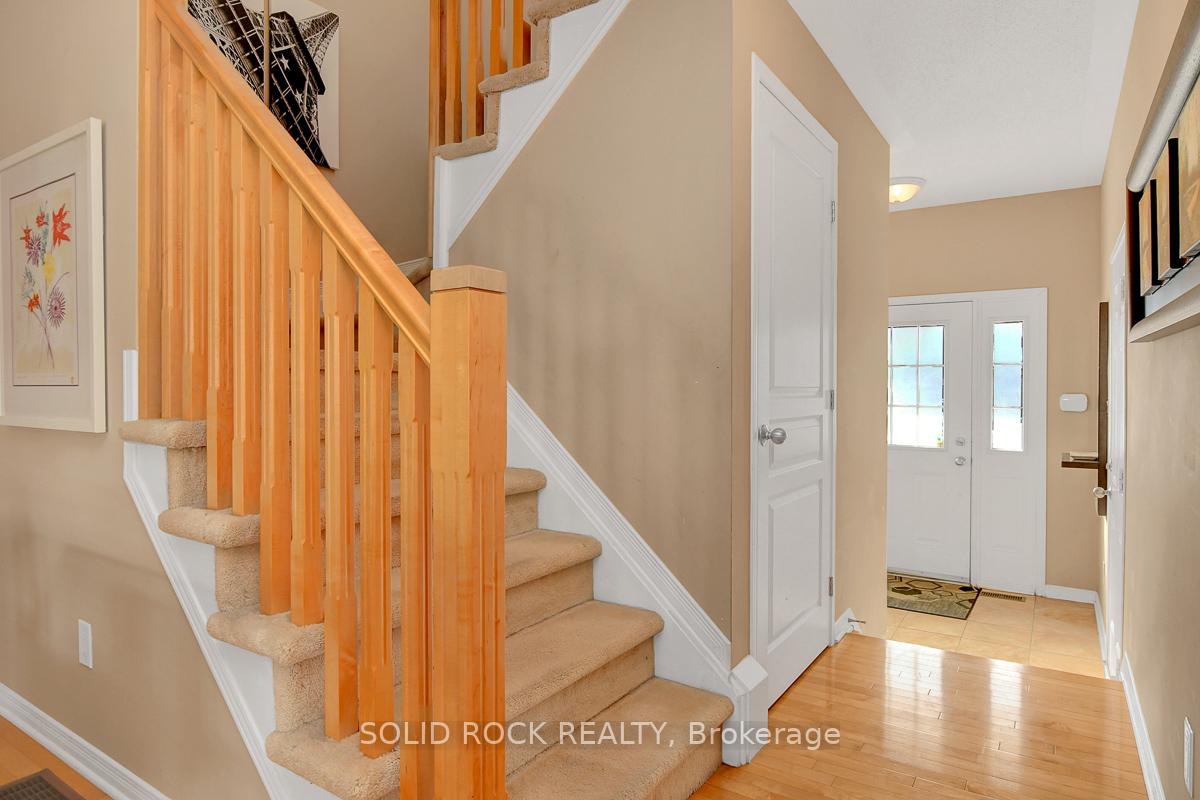 Photo 5 of 621 Braecreek Avenue, Ottawa, Kanata - Morgan's Grant/South March — HOMEH