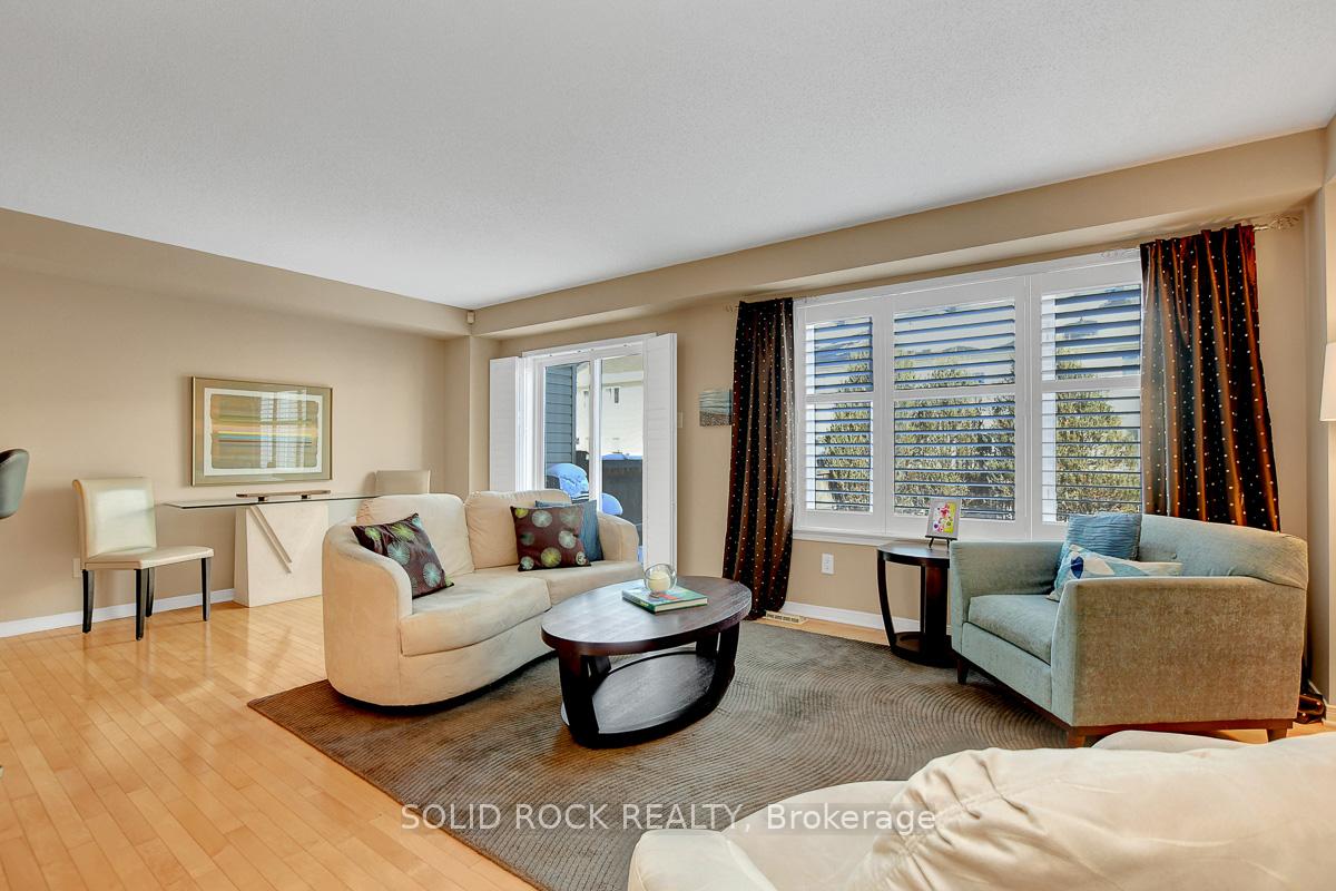 Photo 9 of 621 Braecreek Avenue, Ottawa, Kanata - Morgan's Grant/South March — HOMEH