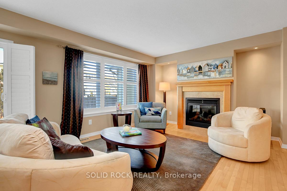 Photo 10 of 621 Braecreek Avenue, Ottawa, Kanata - Morgan's Grant/South March — HOMEH