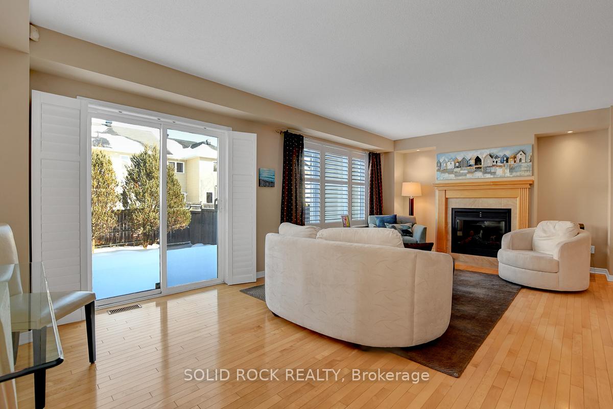 Photo 14 of 621 Braecreek Avenue, Ottawa, Kanata - Morgan's Grant/South March — HOMEH