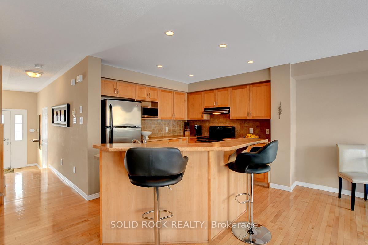 Photo 16 of 621 Braecreek Avenue, Ottawa, Kanata - Morgan's Grant/South March — HOMEH