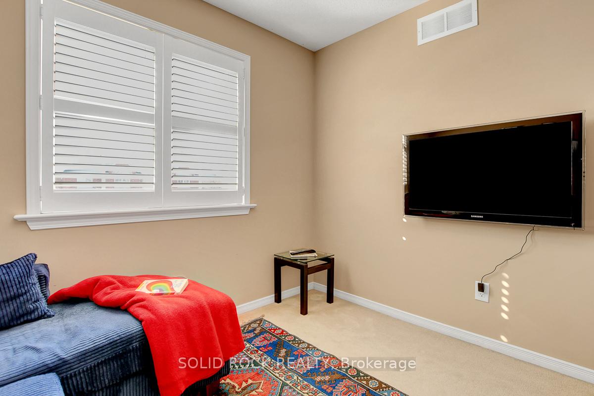 Photo 23 of 621 Braecreek Avenue, Ottawa, Kanata - Morgan's Grant/South March — HOMEH