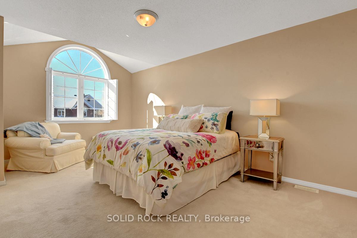 Photo 24 of 621 Braecreek Avenue, Ottawa, Kanata - Morgan's Grant/South March — HOMEH