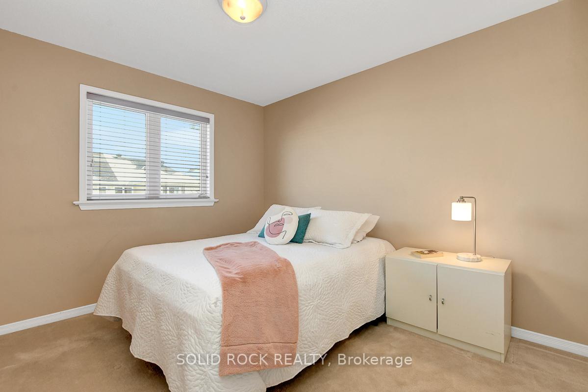Photo 32 of 621 Braecreek Avenue, Ottawa, Kanata - Morgan's Grant/South March — HOMEH
