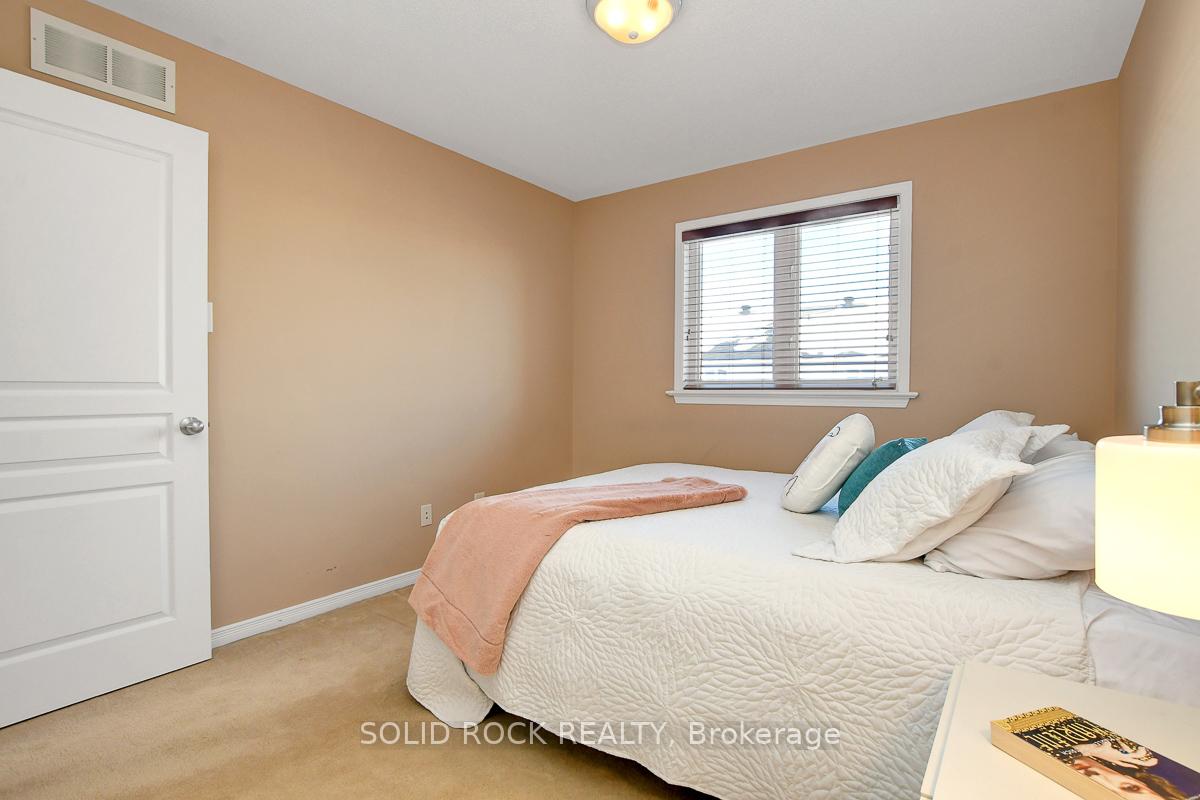 Photo 34 of 621 Braecreek Avenue, Ottawa, Kanata - Morgan's Grant/South March — HOMEH