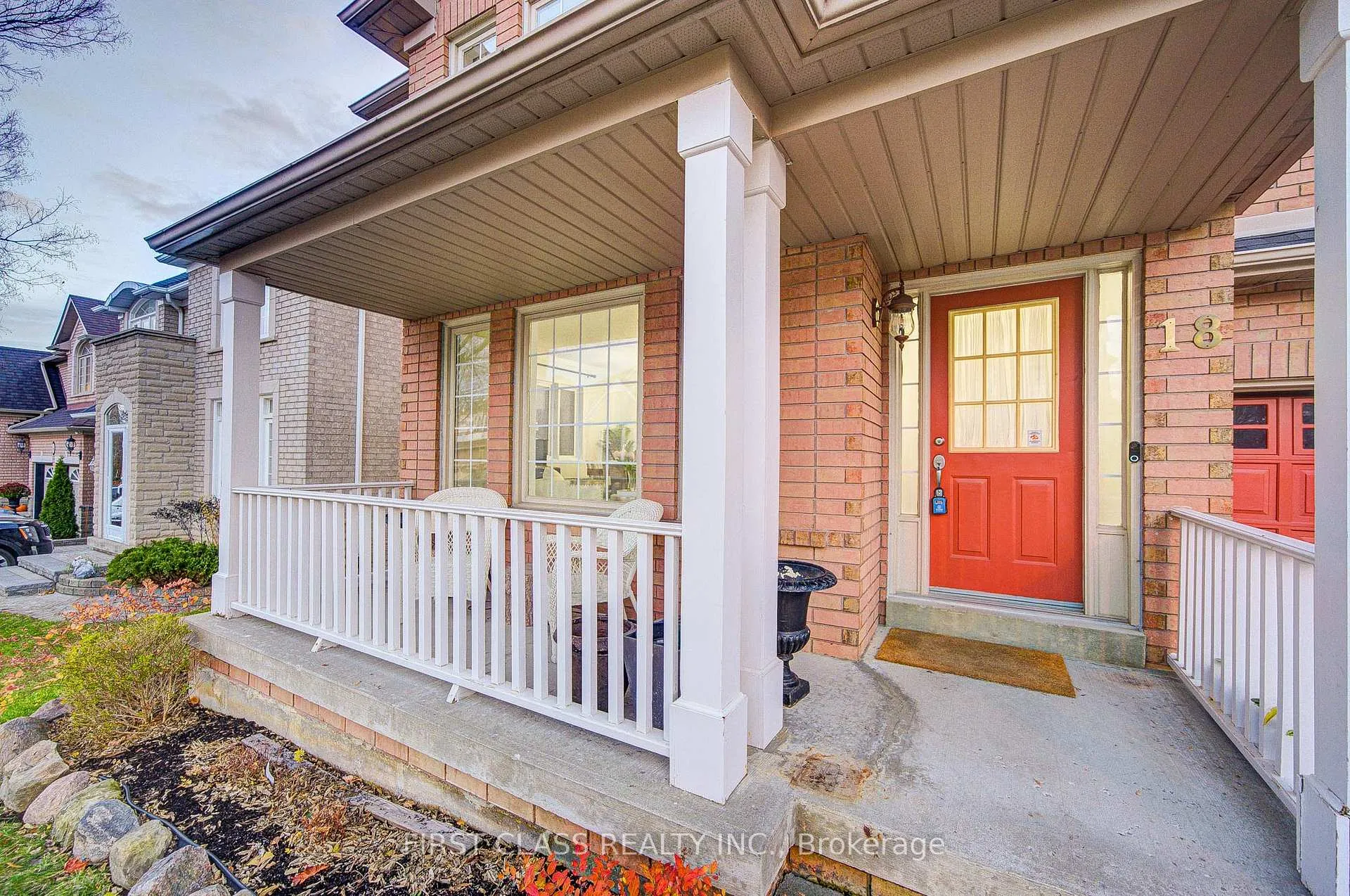 Photo 3 of 18 Primrose Path Crescent, Markham, Legacy — HOMEH
