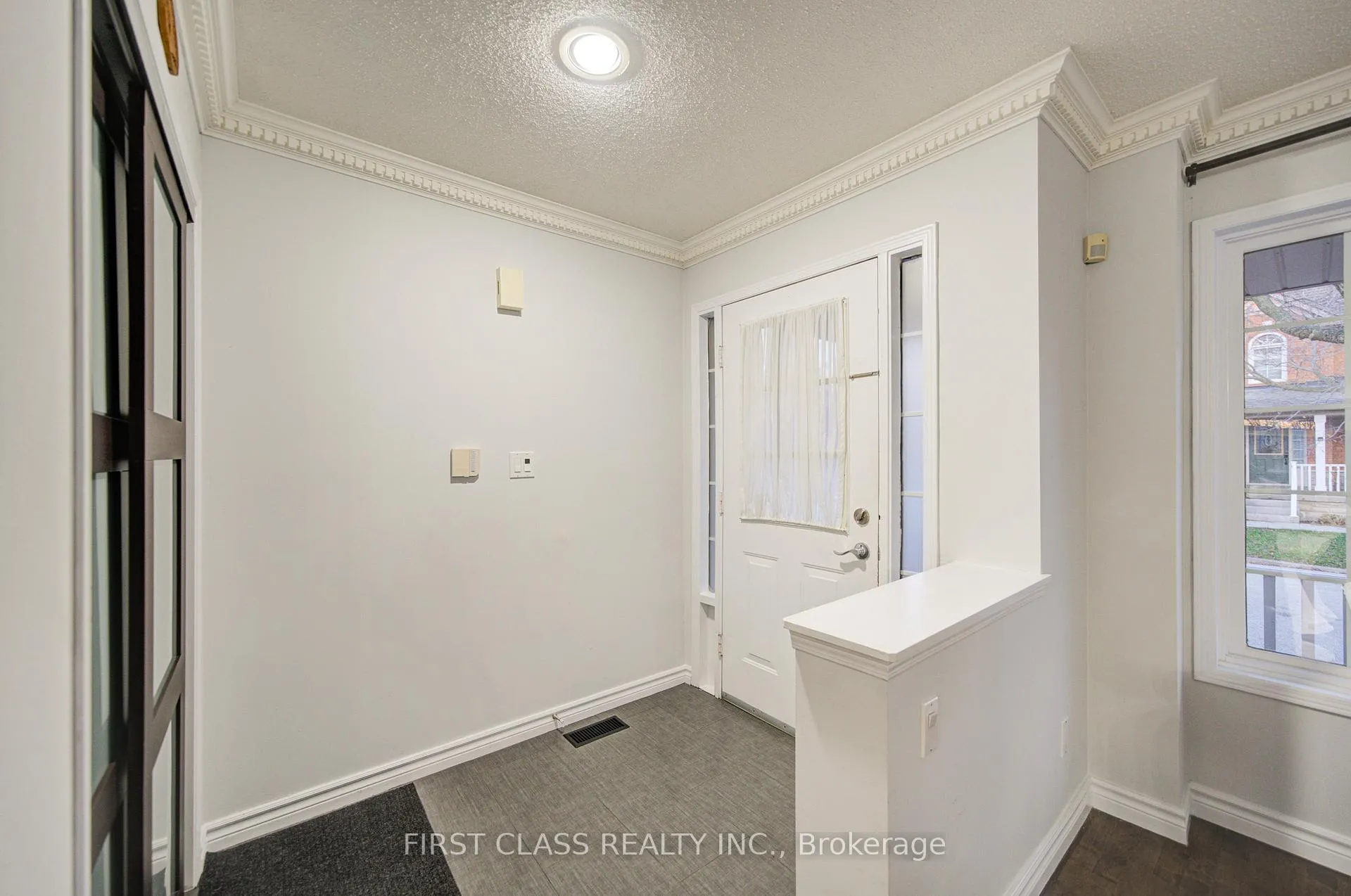 Photo 4 of 18 Primrose Path Crescent, Markham, Legacy — HOMEH