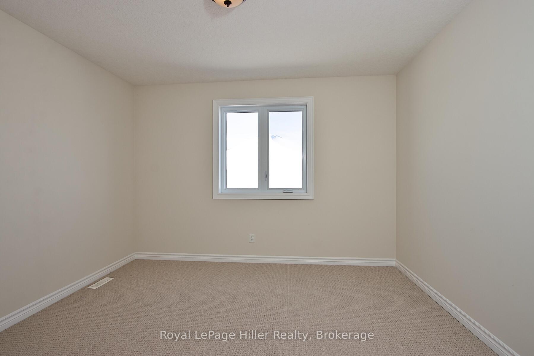 Photo 20 of 143 Watson Street, Lucan Biddulph, Lucan — HOMEH