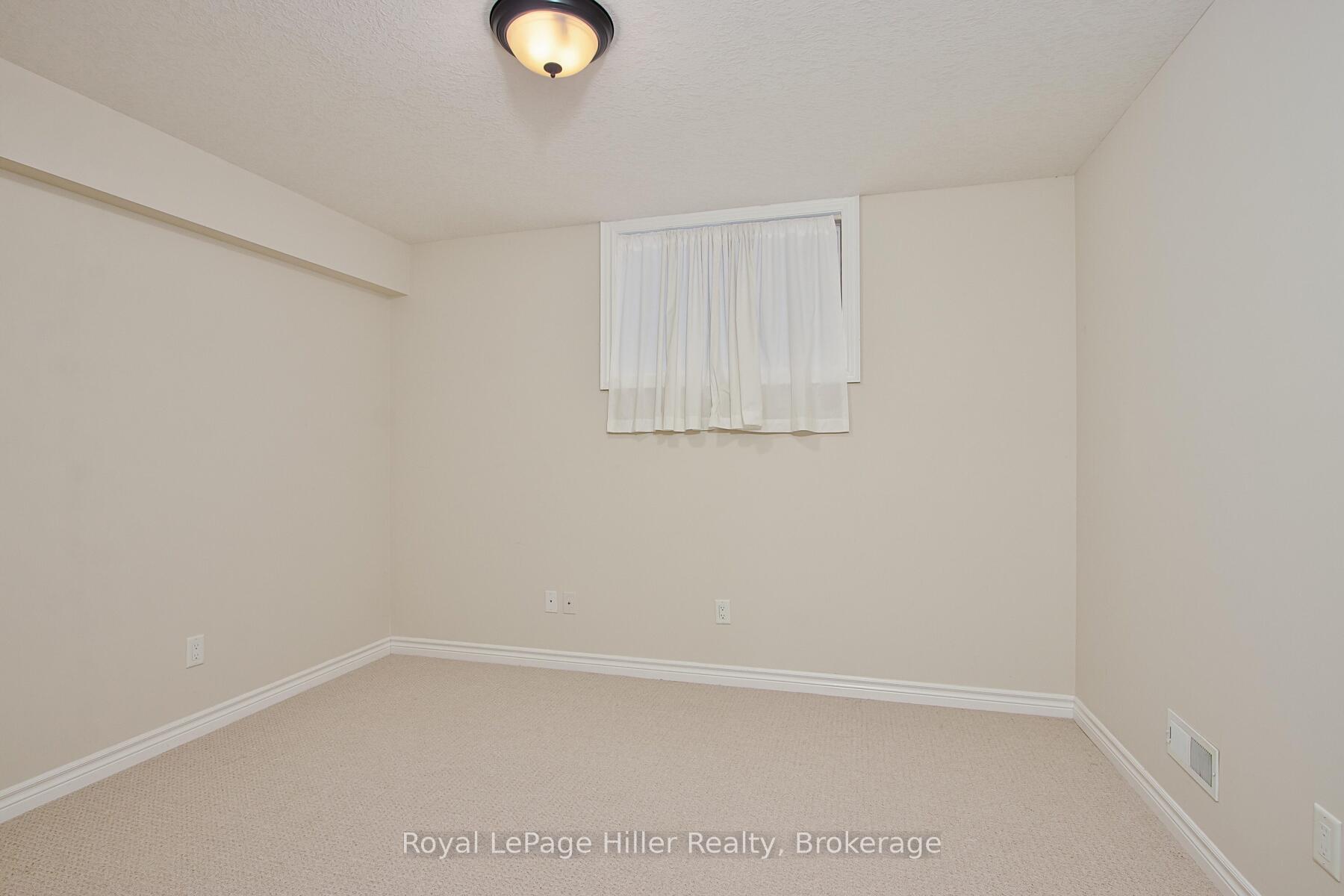 Photo 25 of 143 Watson Street, Lucan Biddulph, Lucan — HOMEH