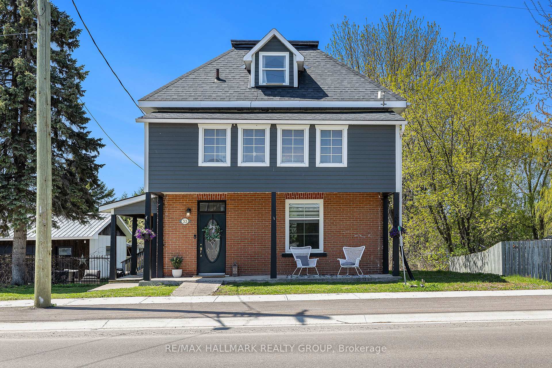 Front of 33 River Road