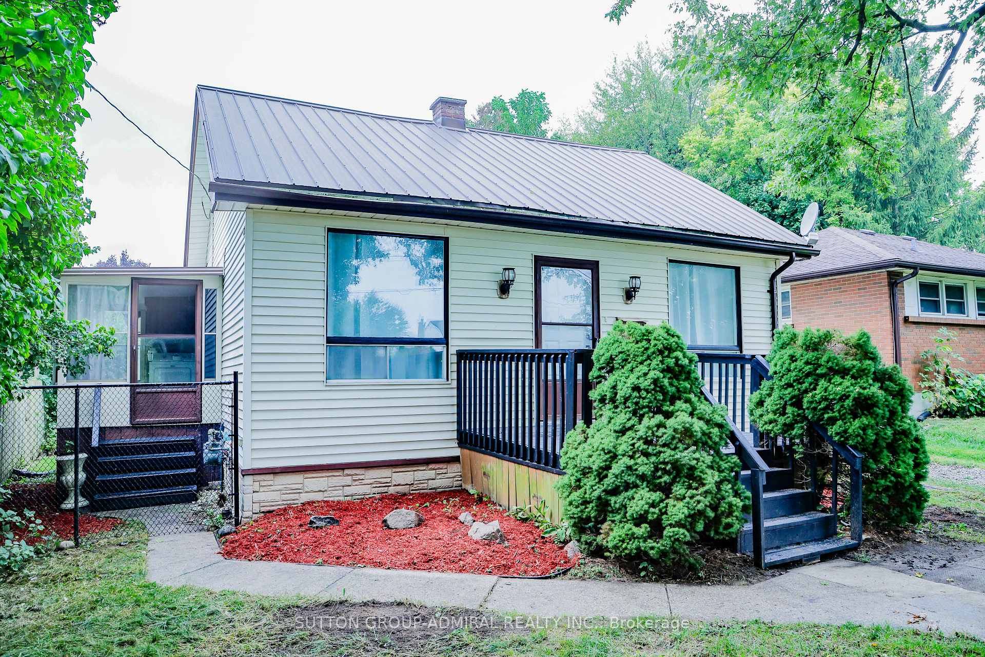 Front of 383 Edmonton Street