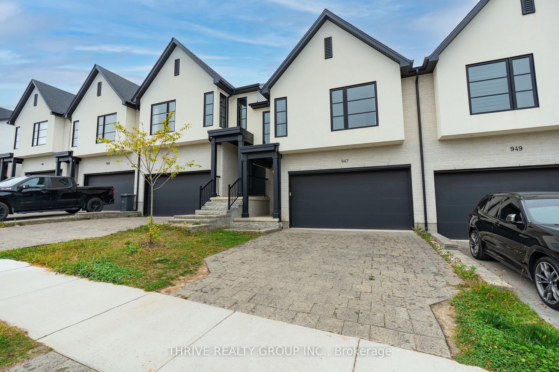 Photo 2 of 947 Upperpoint Avenue, London, South B — HOMEH