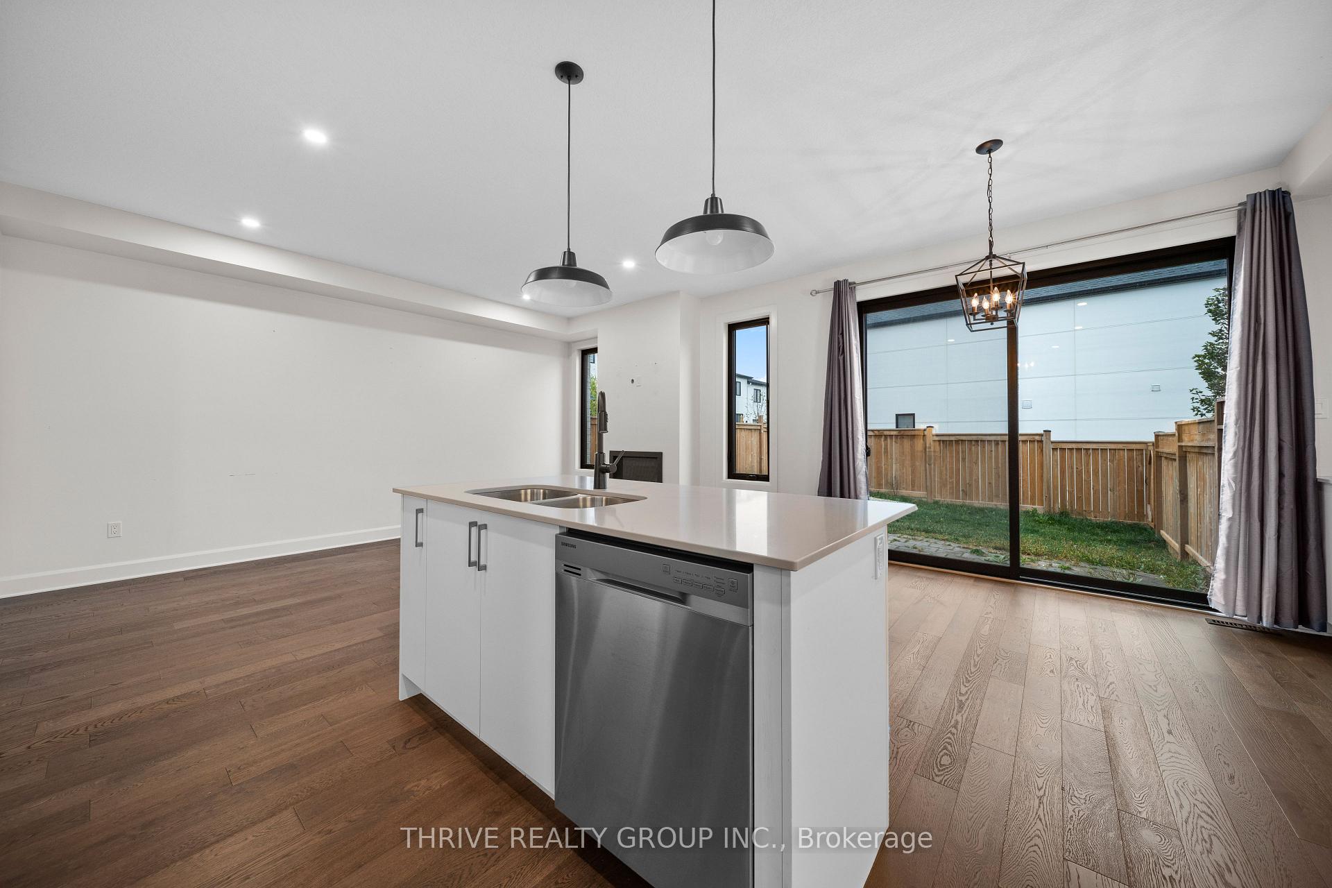 Photo 10 of 947 Upperpoint Avenue, London, South B — HOMEH