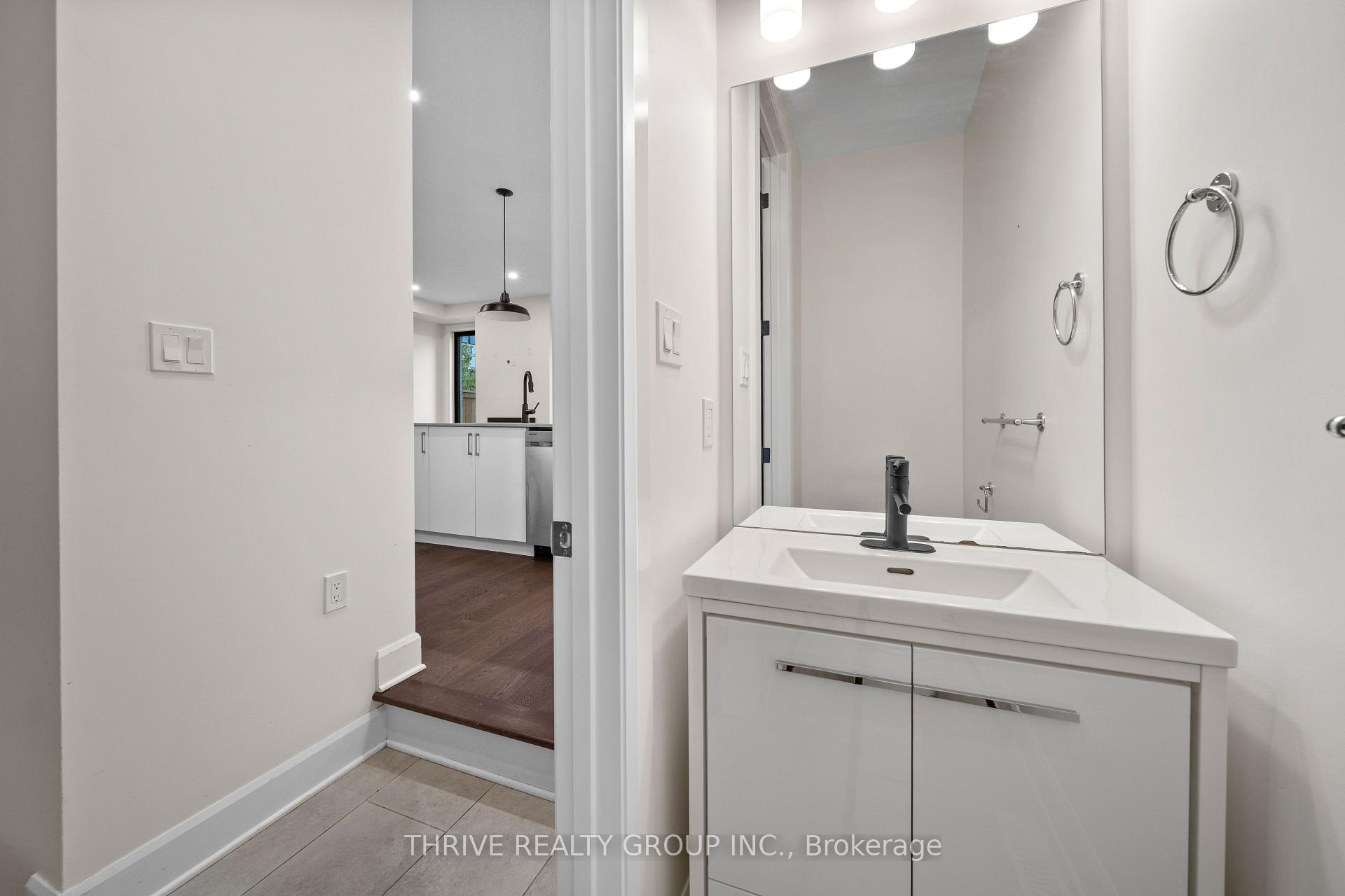 Photo 12 of 947 Upperpoint Avenue, London, South B — HOMEH