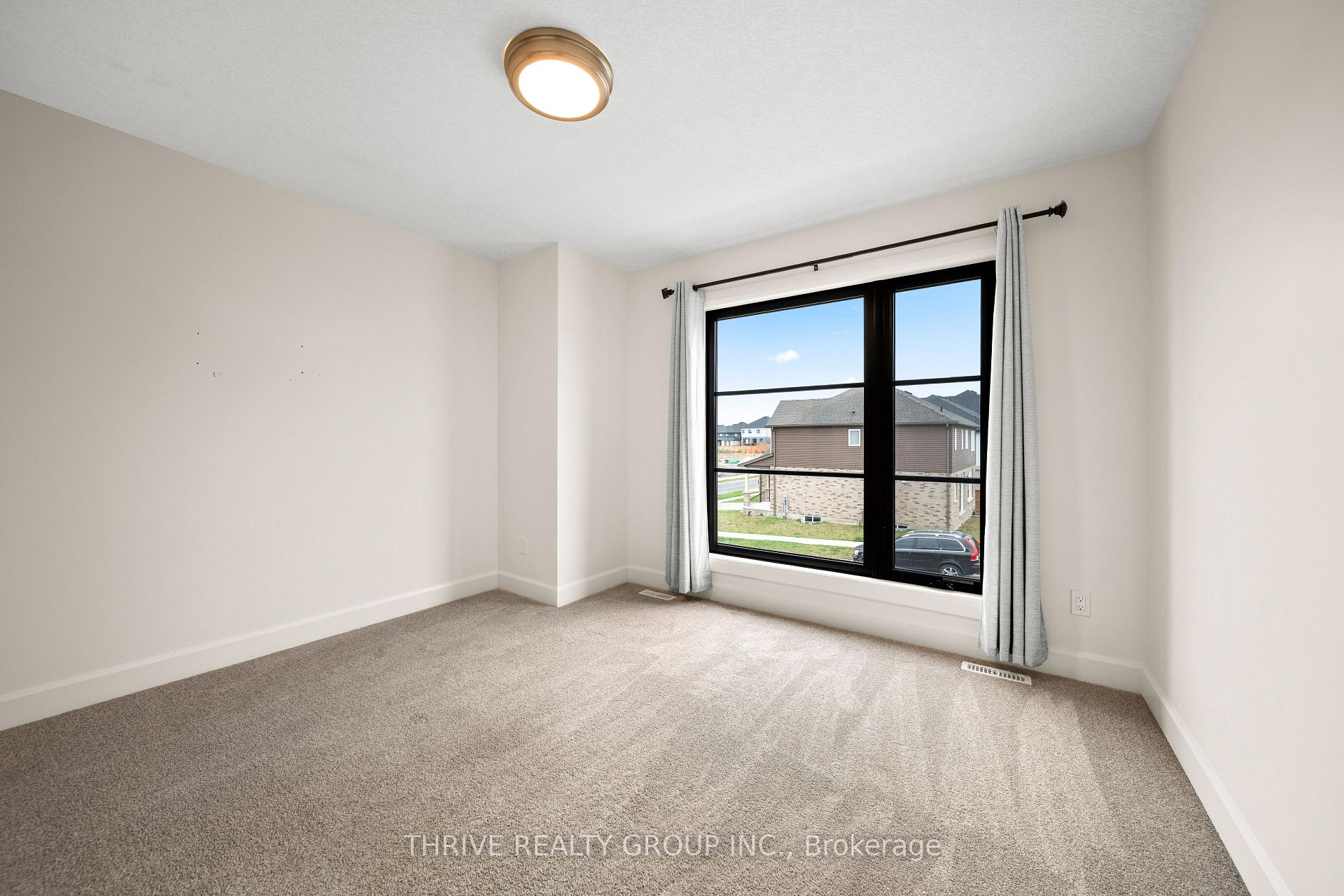 Photo 21 of 947 Upperpoint Avenue, London, South B — HOMEH