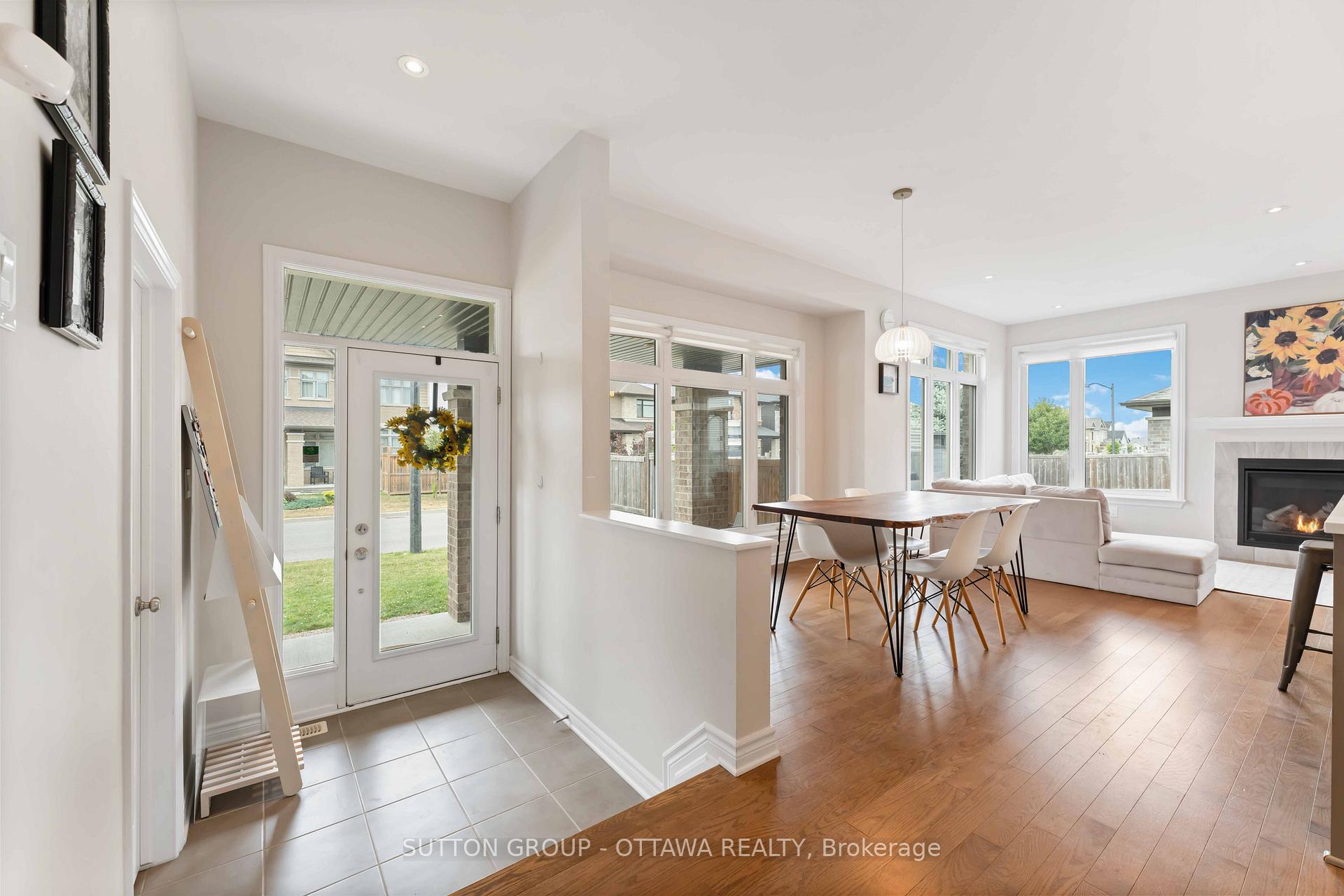 Photo 2 of 162 Shinny Avenue, Ottawa, Kanata - Emerald Meadows/Trailwest — HOMEH