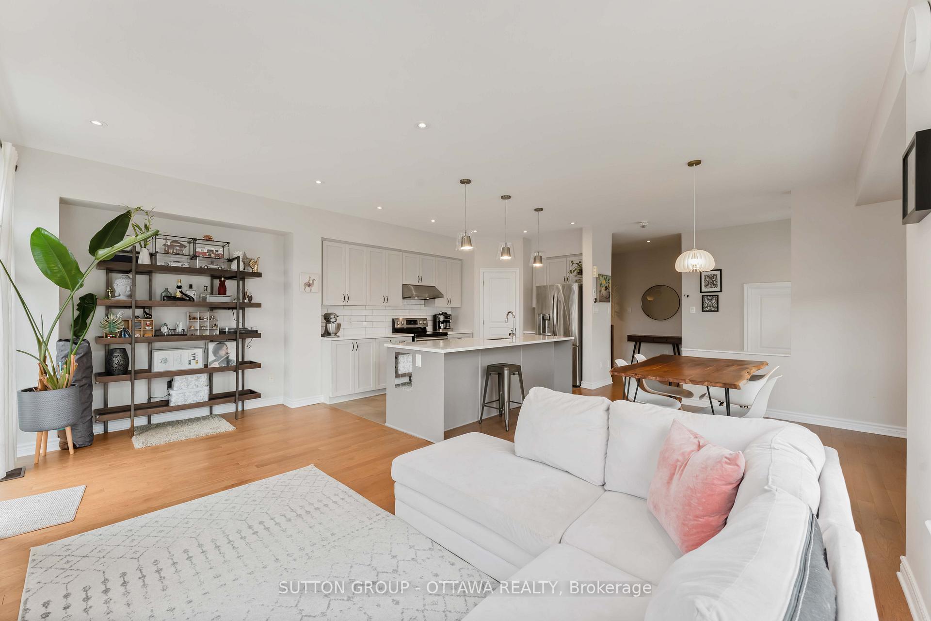 Photo 6 of 162 Shinny Avenue, Ottawa, Kanata - Emerald Meadows/Trailwest — HOMEH