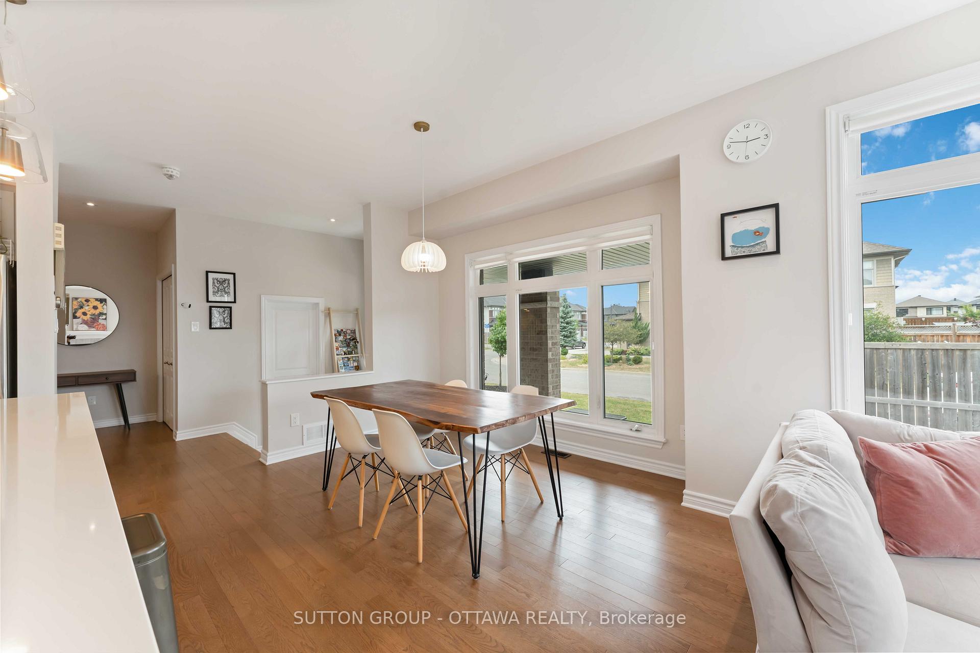 Photo 8 of 162 Shinny Avenue, Ottawa, Kanata - Emerald Meadows/Trailwest — HOMEH