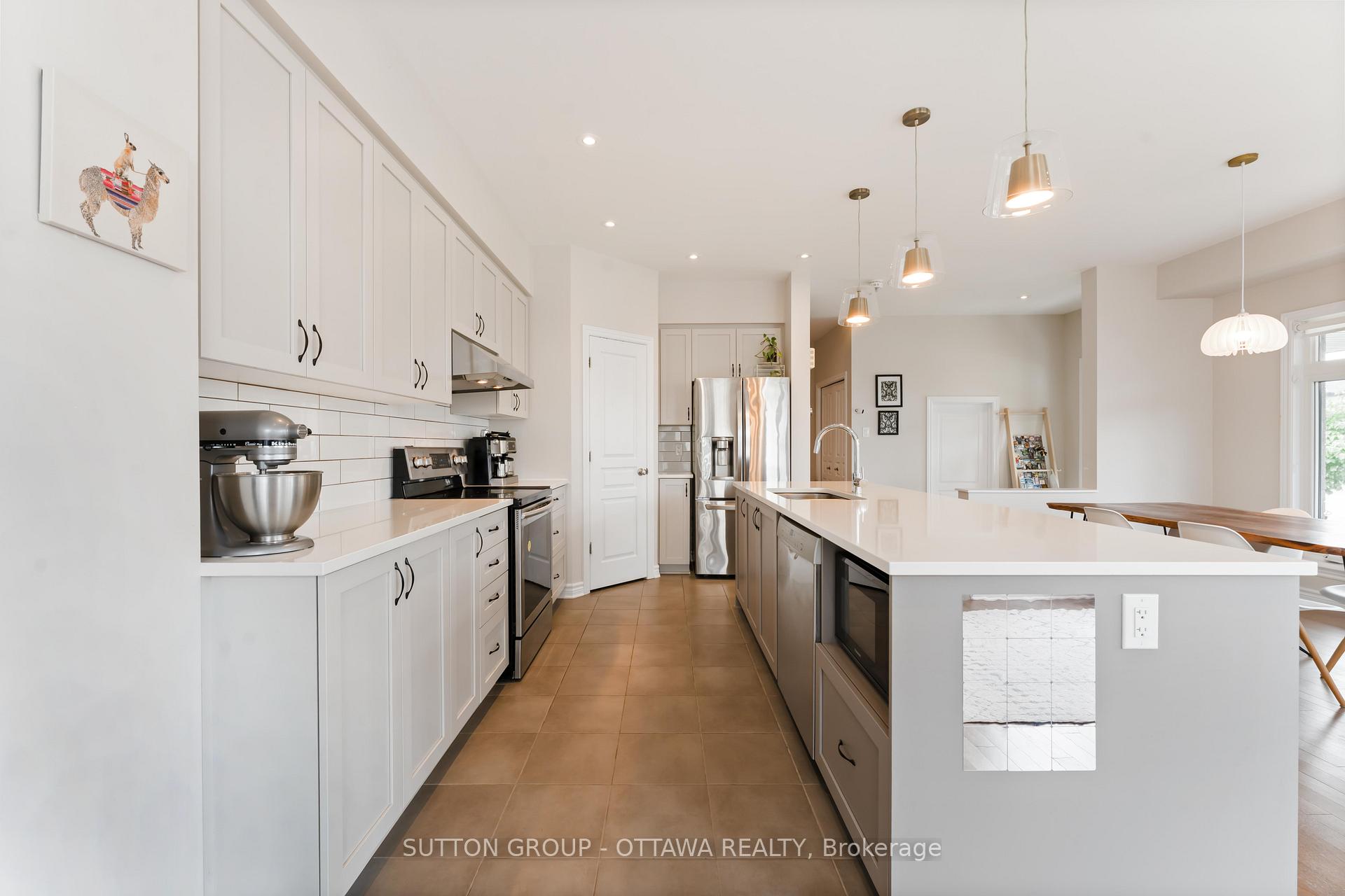 Photo 9 of 162 Shinny Avenue, Ottawa, Kanata - Emerald Meadows/Trailwest — HOMEH