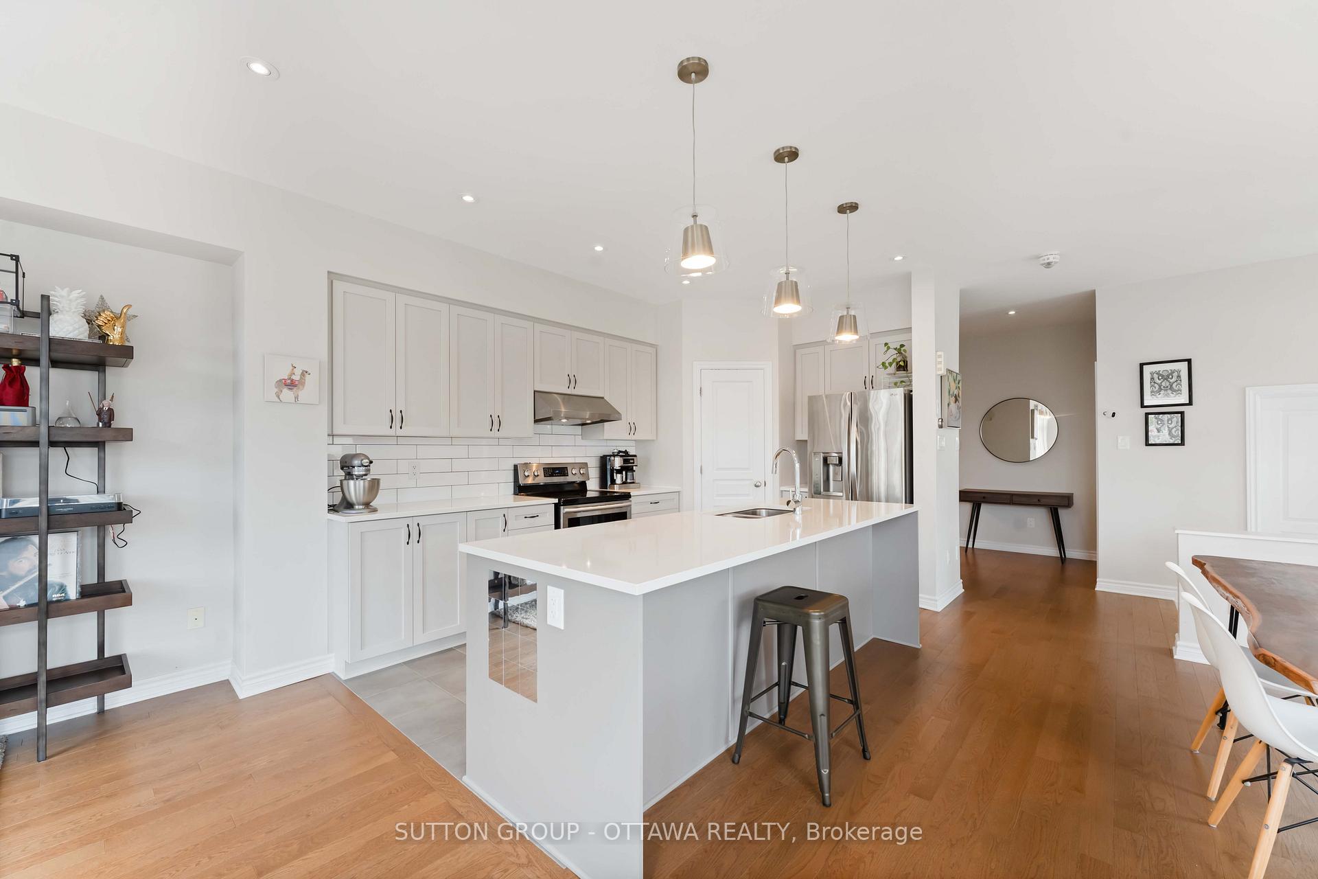 Photo 10 of 162 Shinny Avenue, Ottawa, Kanata - Emerald Meadows/Trailwest — HOMEH
