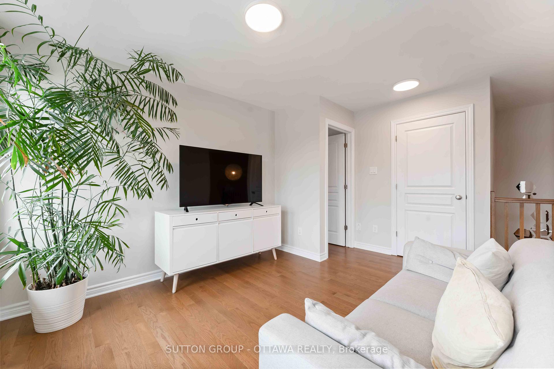 Photo 22 of 162 Shinny Avenue, Ottawa, Kanata - Emerald Meadows/Trailwest — HOMEH