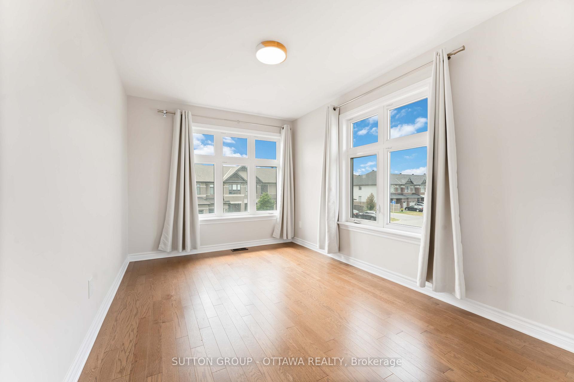 Photo 33 of 162 Shinny Avenue, Ottawa, Kanata - Emerald Meadows/Trailwest — HOMEH