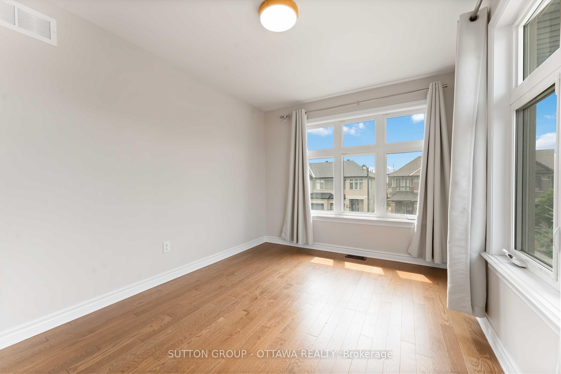 Photo 36 of 162 Shinny Avenue, Ottawa, Kanata - Emerald Meadows/Trailwest — HOMEH