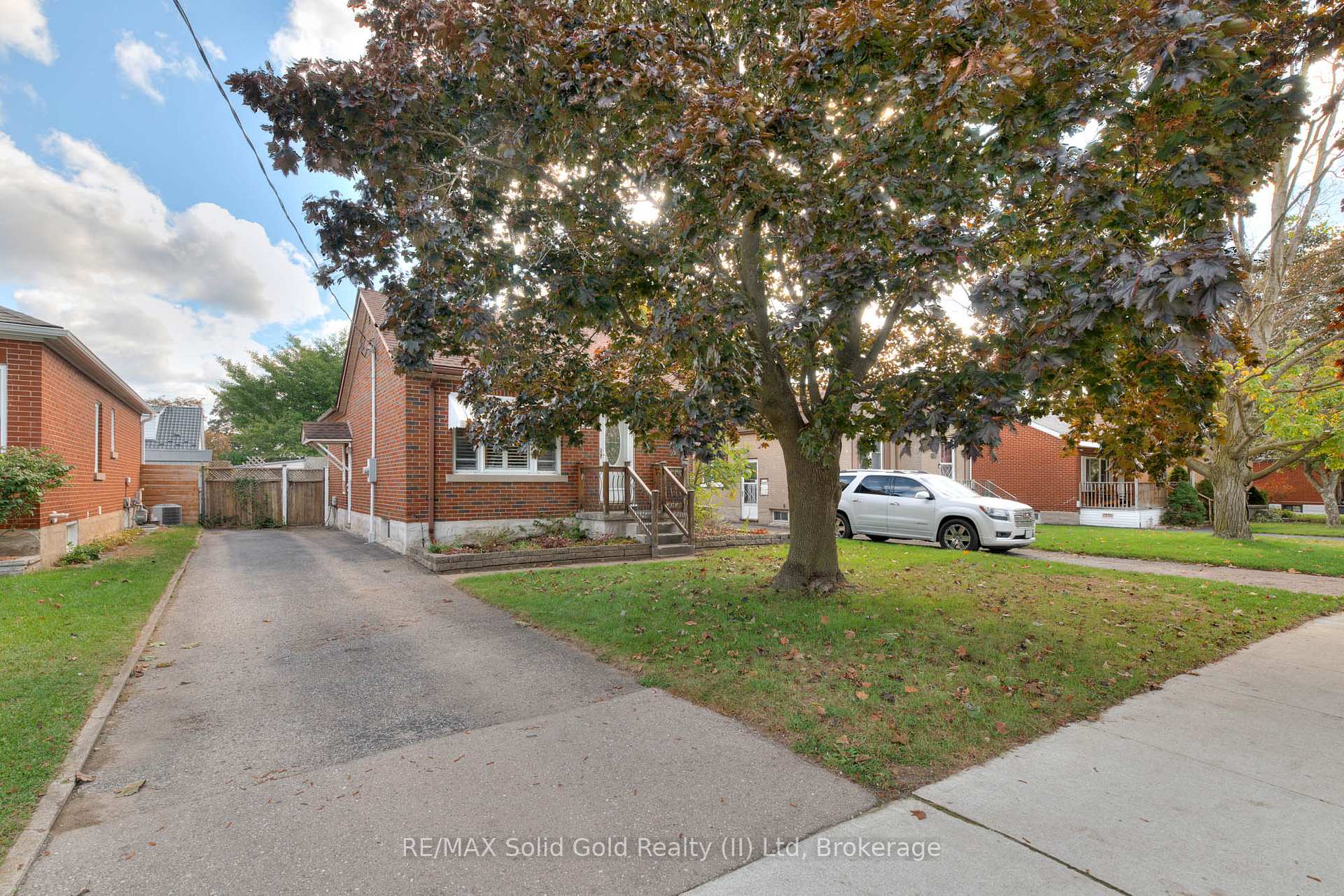 Photo 2 of 42 Boehmer Street, Kitchener — HOMEH
