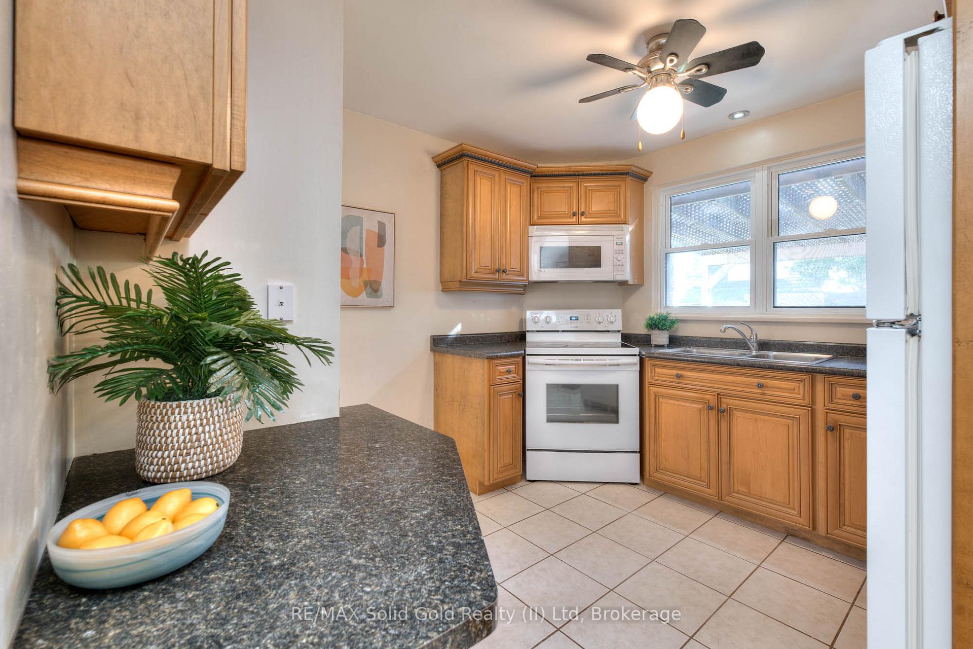 Photo 9 of 42 Boehmer Street, Kitchener — HOMEH