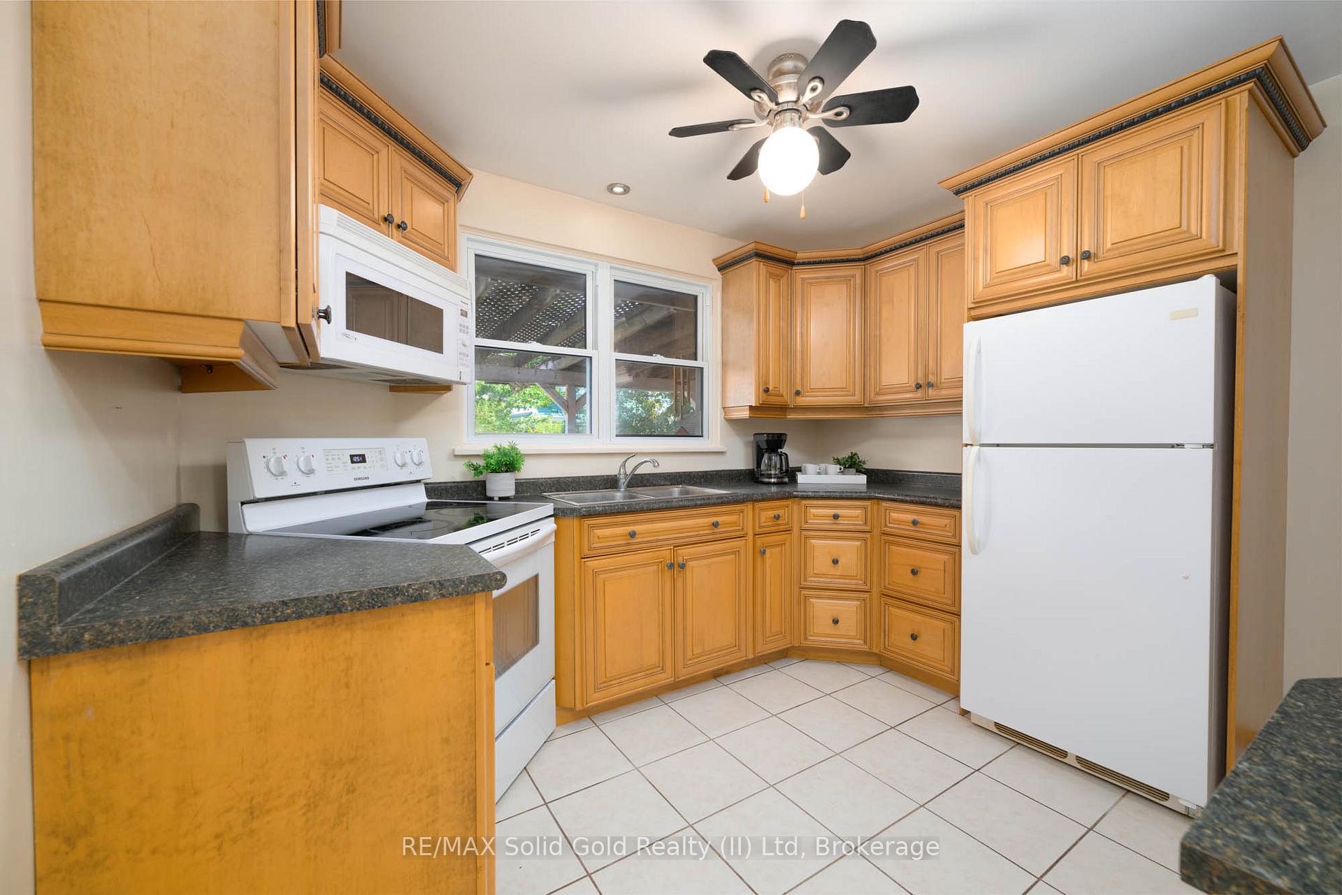 Photo 10 of 42 Boehmer Street, Kitchener — HOMEH