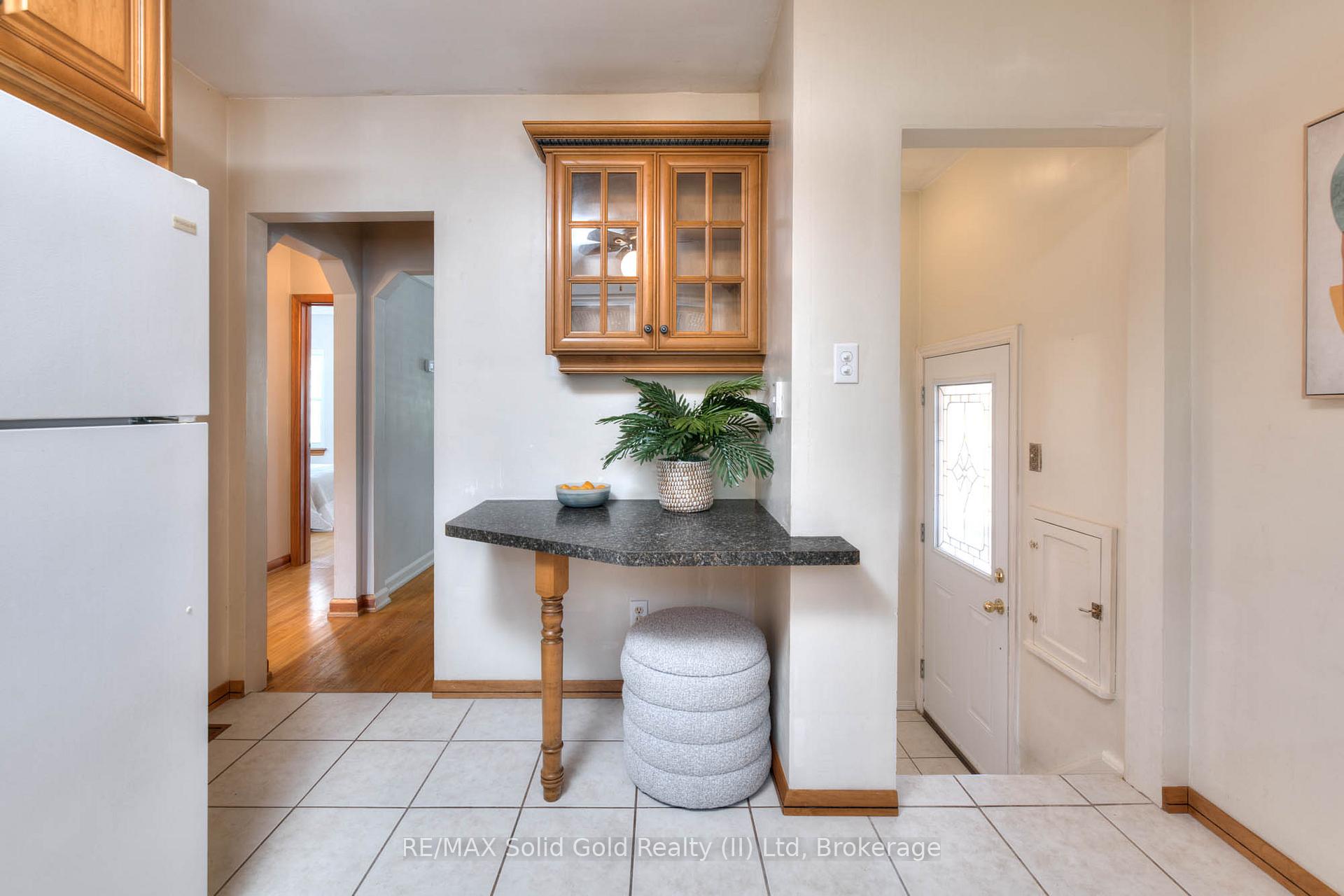 Photo 11 of 42 Boehmer Street, Kitchener — HOMEH