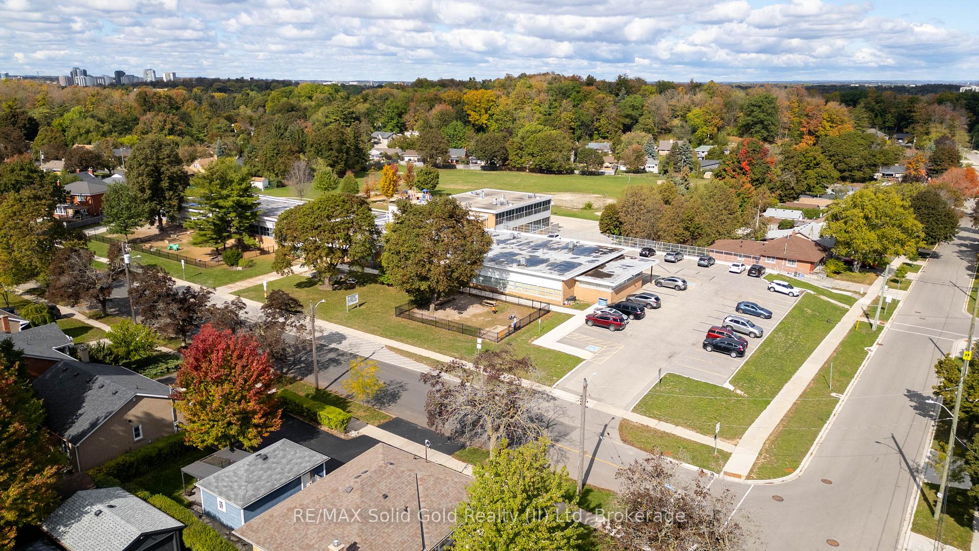 Photo 30 of 42 Boehmer Street, Kitchener — HOMEH
