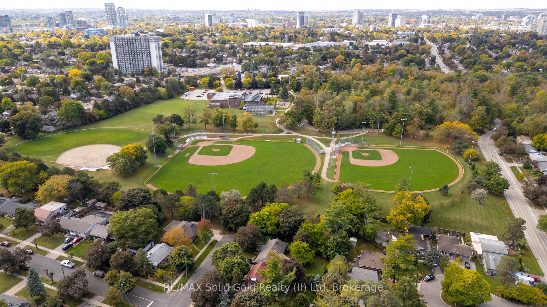 Photo 32 of 42 Boehmer Street, Kitchener — HOMEH