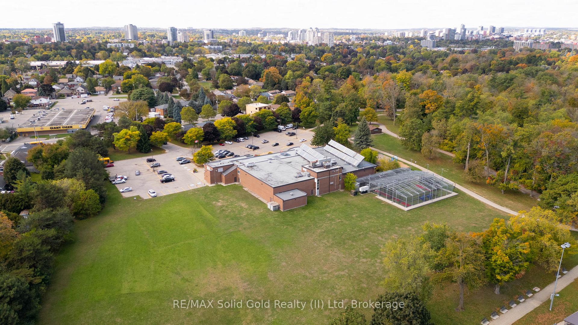 Photo 34 of 42 Boehmer Street, Kitchener — HOMEH