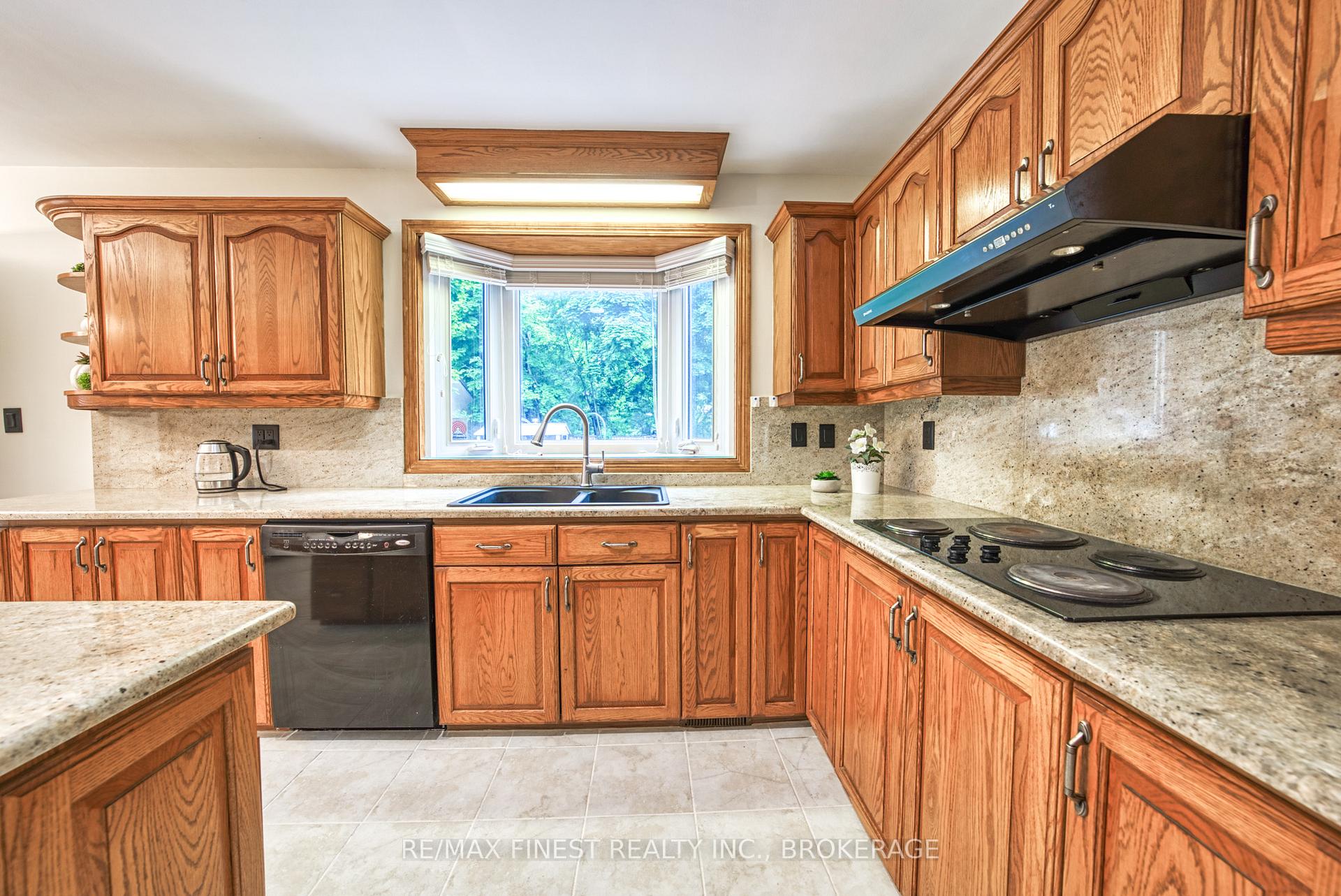Photo 20 of 16 Pembroke Street, Kingston, Central City East — HOMEH