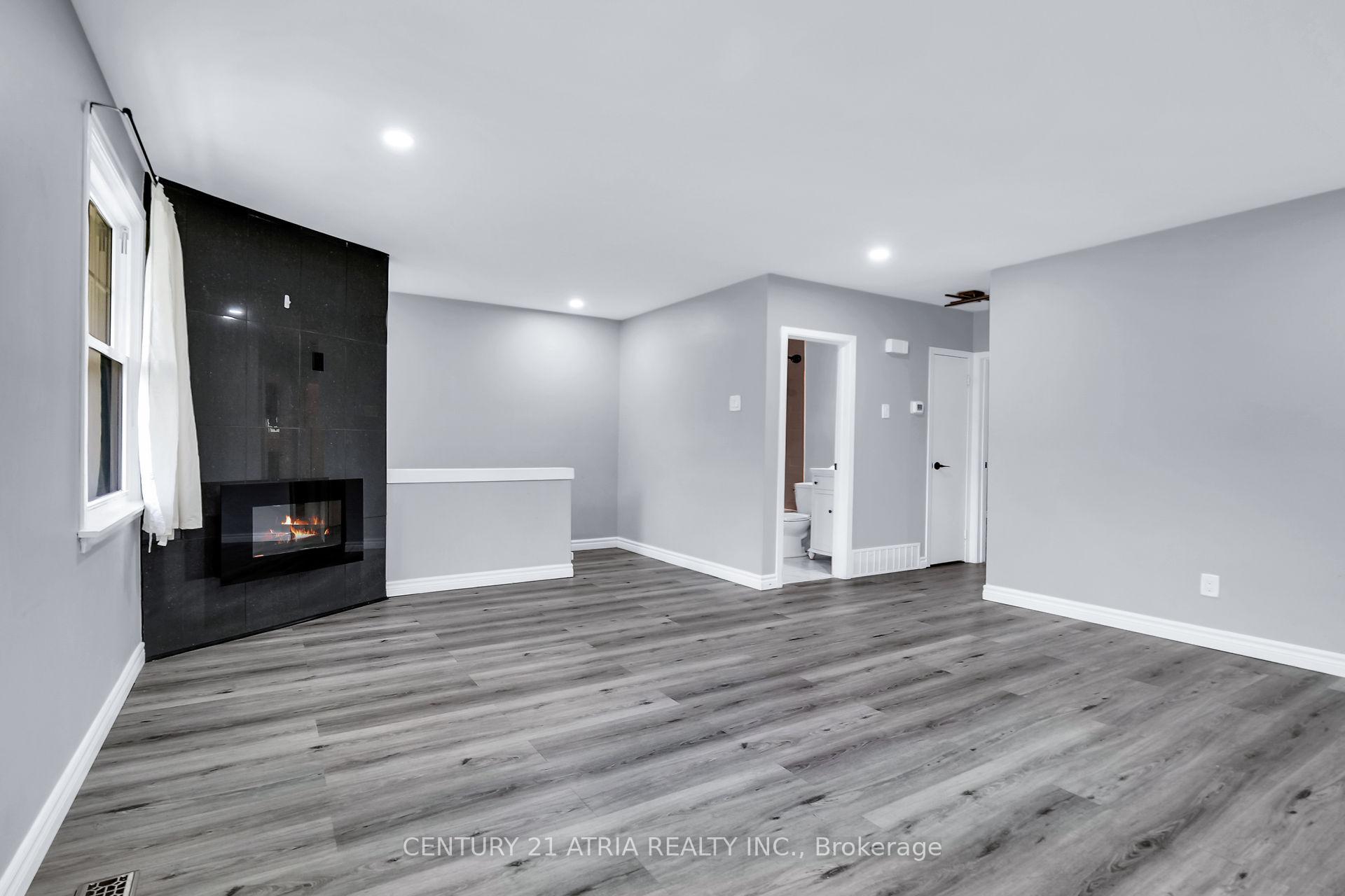 Photo 4 of 195 Ensign Drive, London, South O — HOMEH