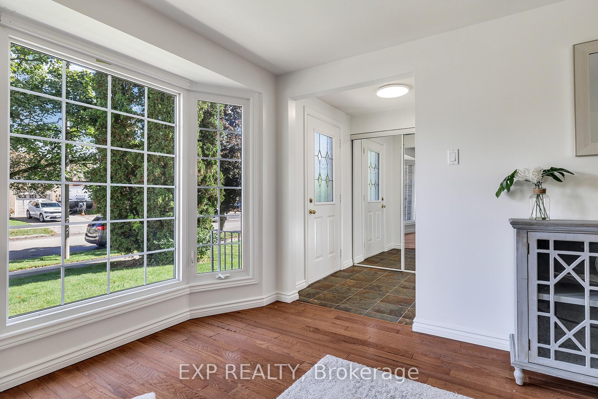 Photo 3 of 340 Driftwood Drive, Kitchener — HOMEH