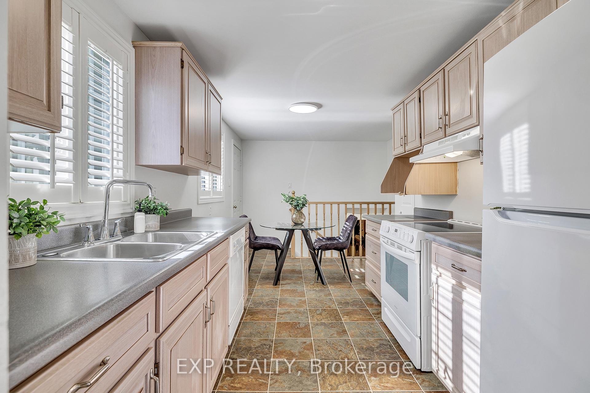 Photo 4 of 340 Driftwood Drive, Kitchener — HOMEH