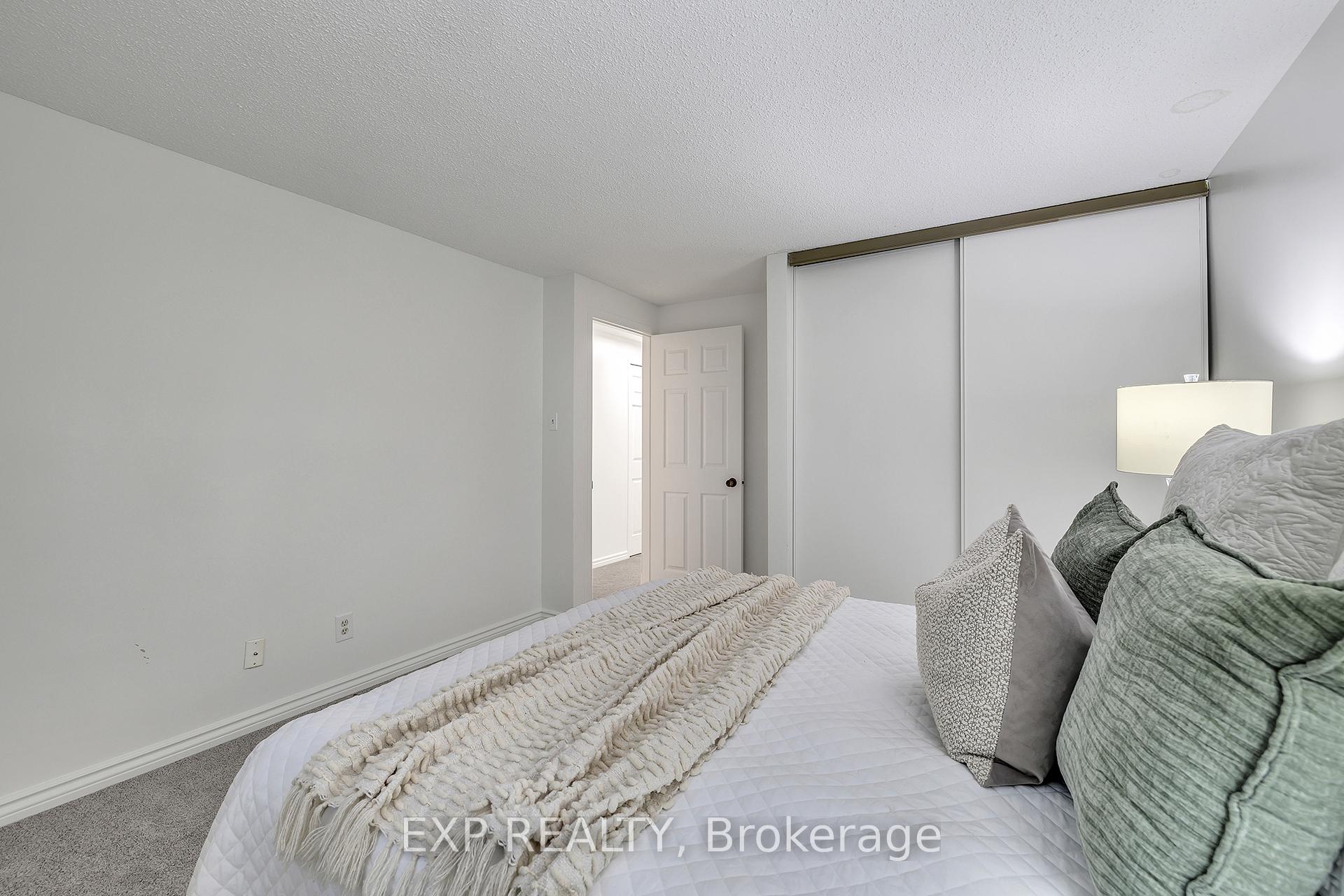 Photo 16 of 340 Driftwood Drive, Kitchener — HOMEH