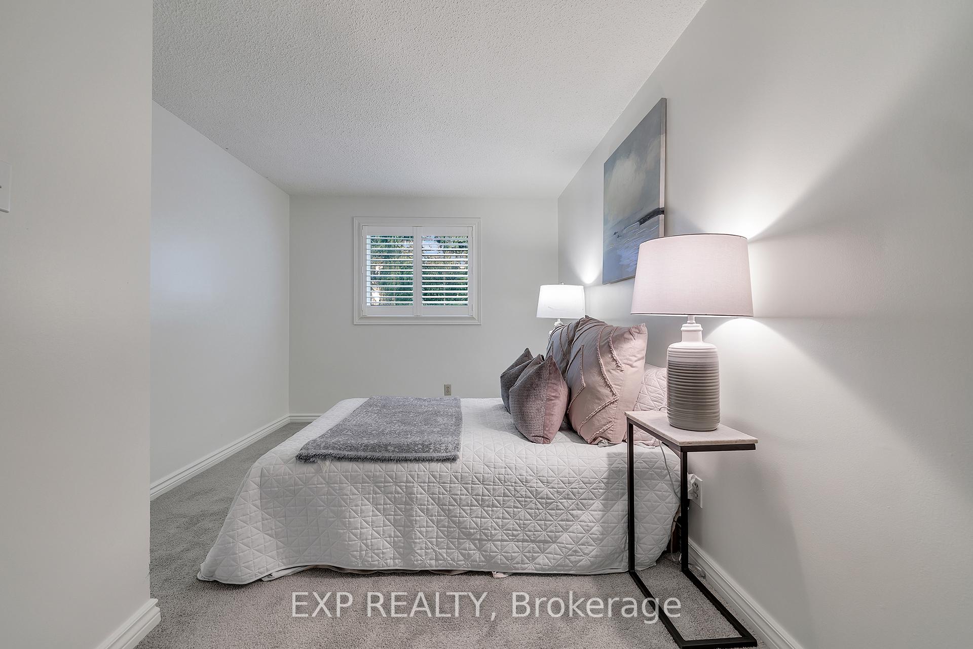 Photo 18 of 340 Driftwood Drive, Kitchener — HOMEH