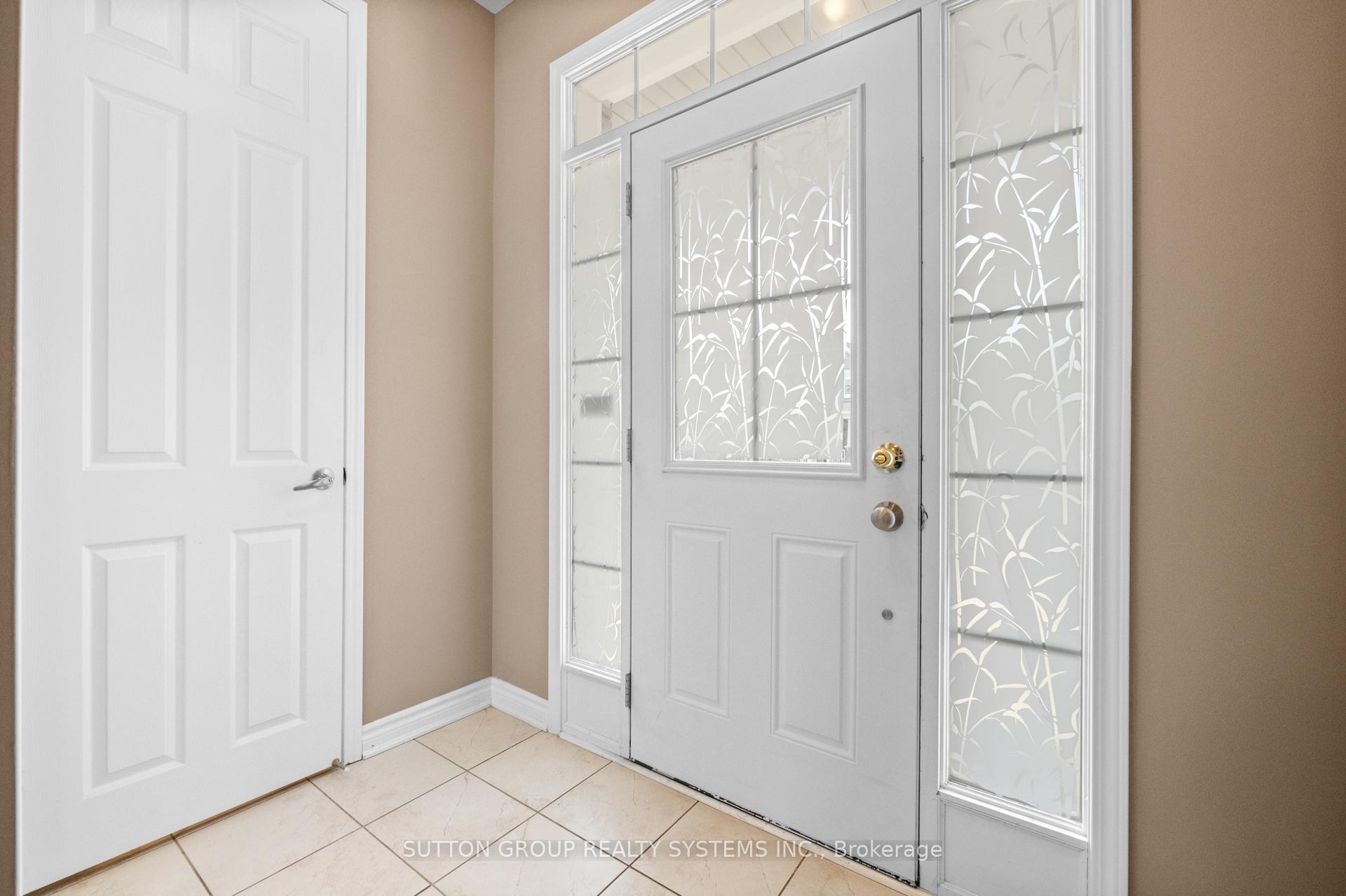 Photo 5 of 204 Shady Glen Crescent, Kitchener, Rosenburg — HOMEH