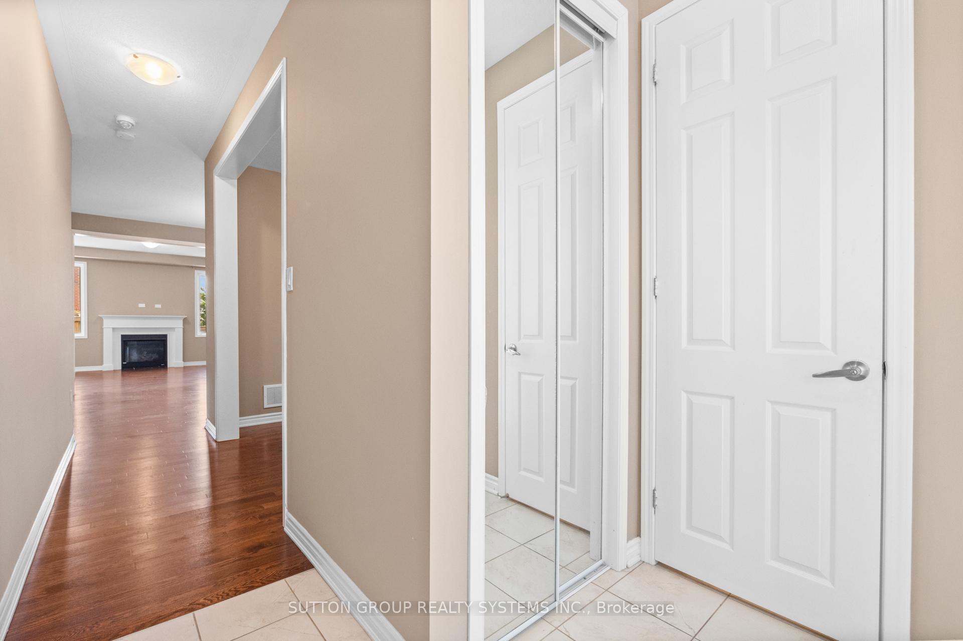 Photo 6 of 204 Shady Glen Crescent, Kitchener, Rosenburg — HOMEH