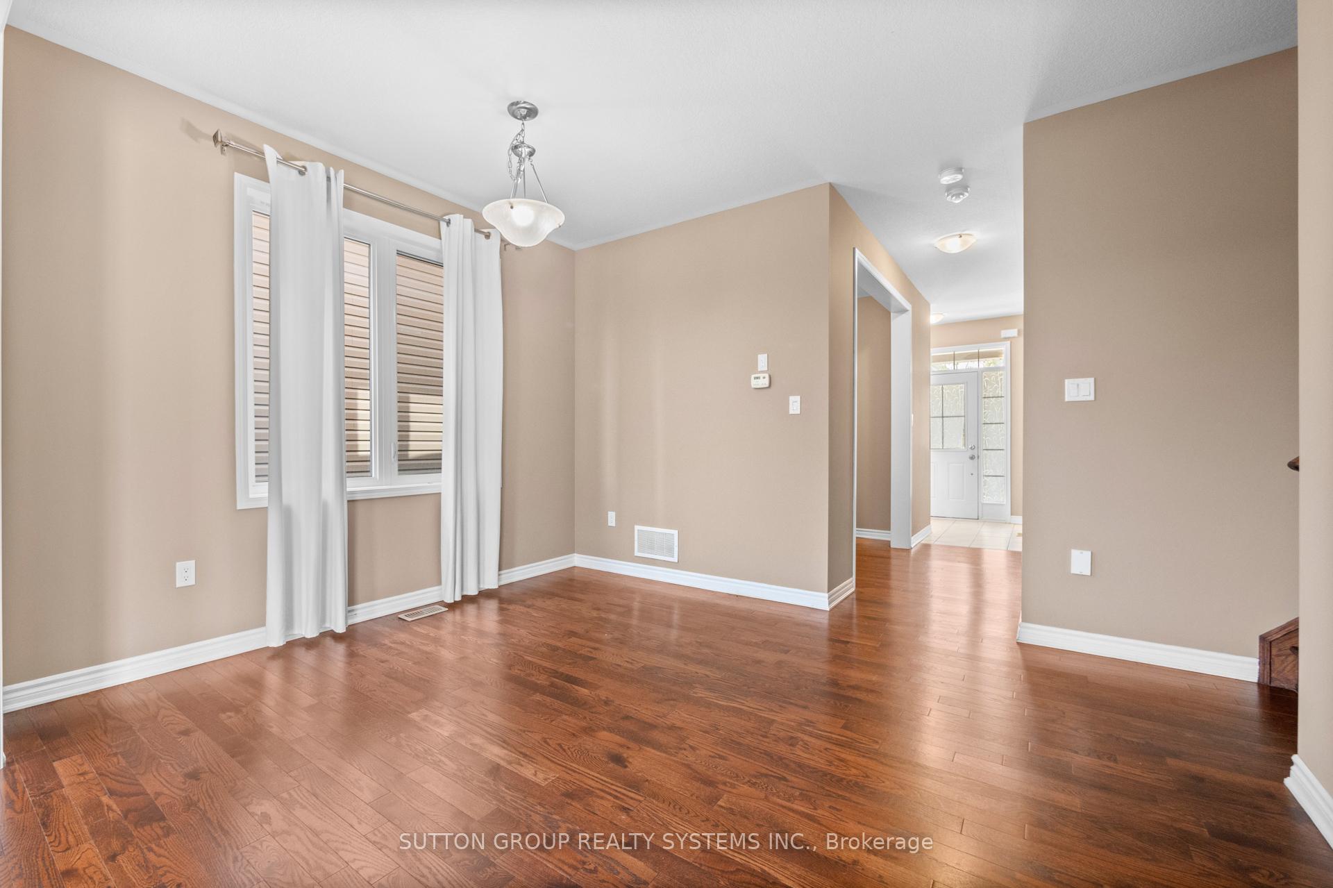 Photo 9 of 204 Shady Glen Crescent, Kitchener, Rosenburg — HOMEH