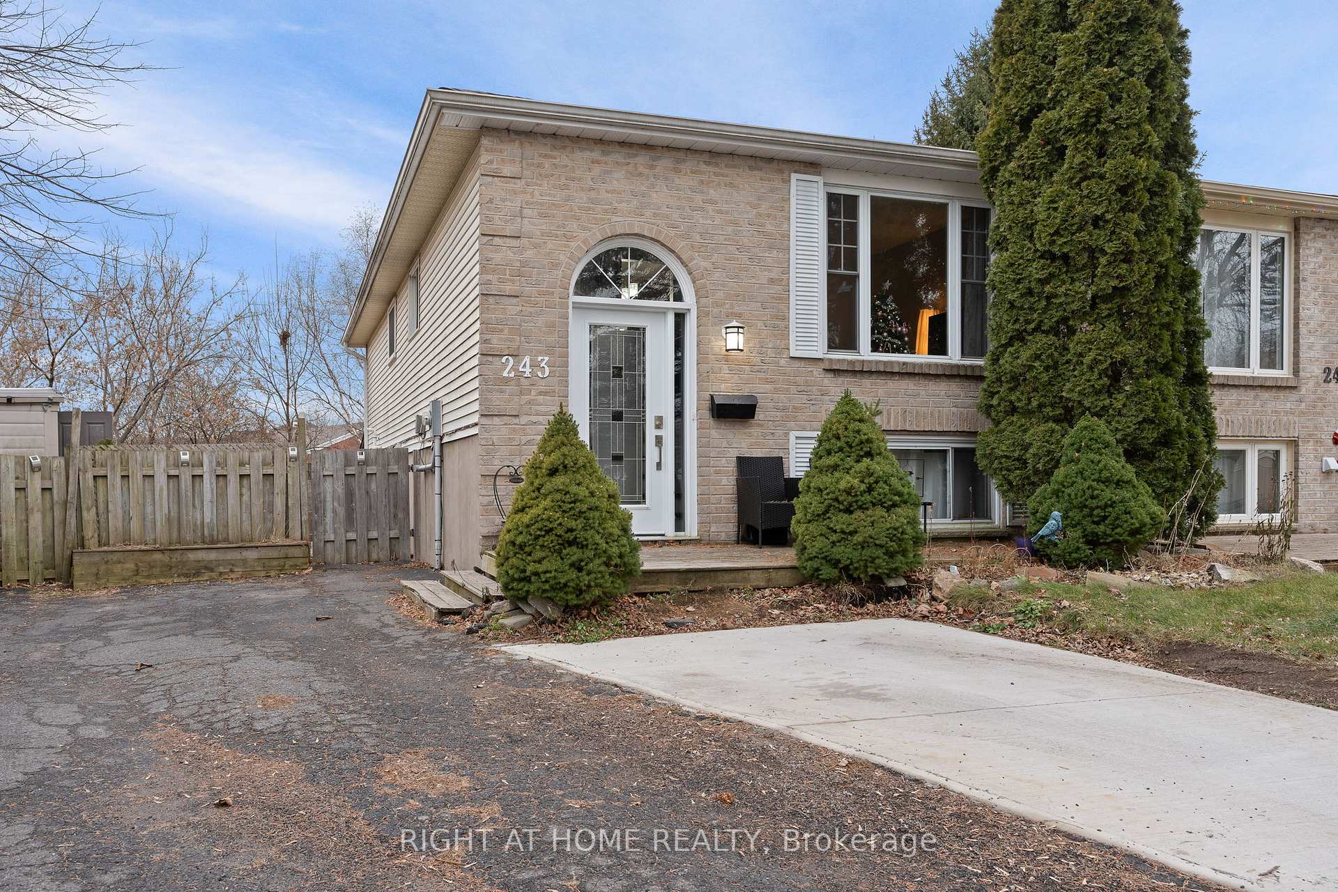 Photo 1 of 243 Mclellan Court, Kingston, East Gardiners Rd — HOMEH