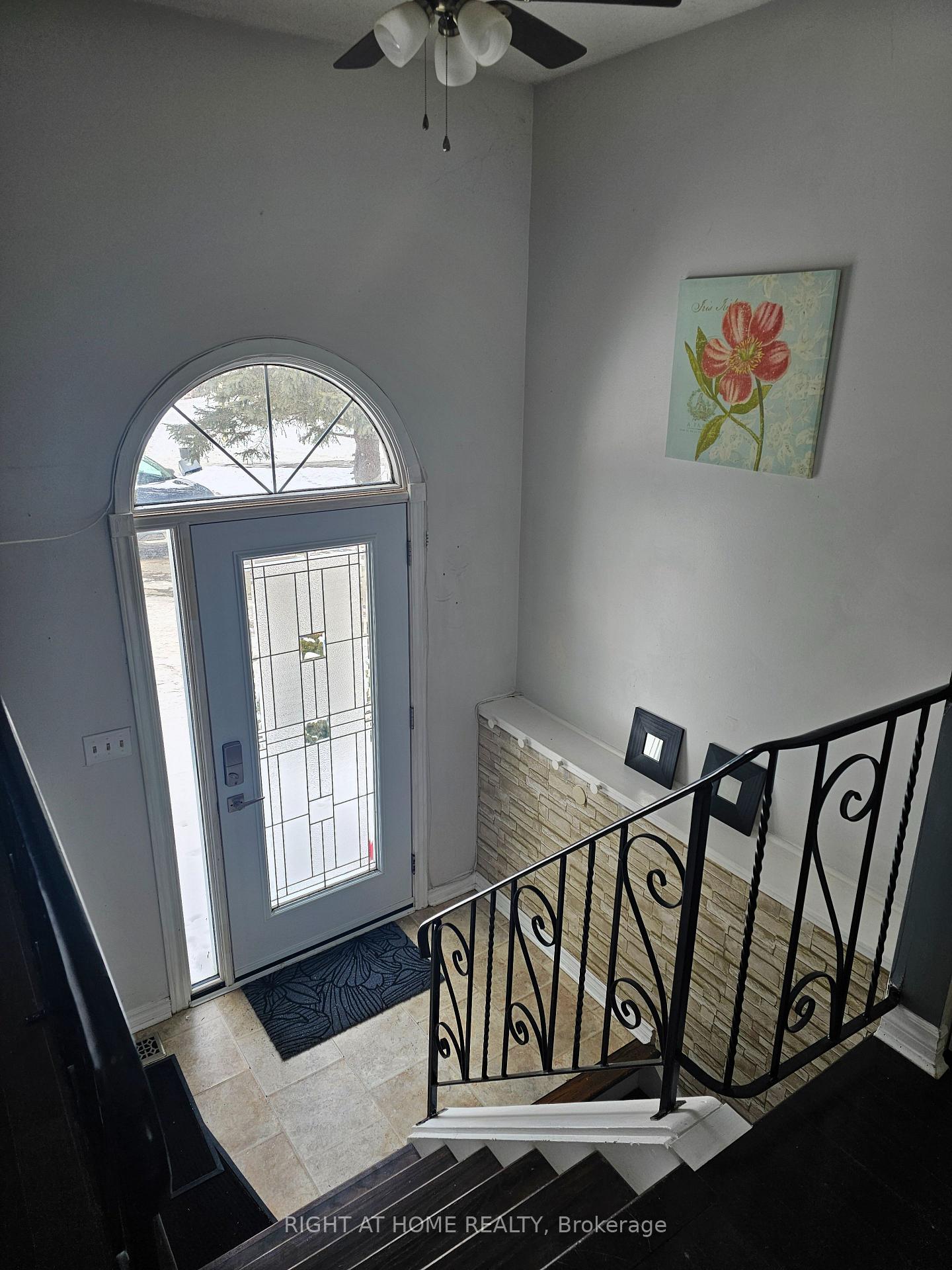 Photo 4 of 243 Mclellan Court, Kingston, East Gardiners Rd — HOMEH