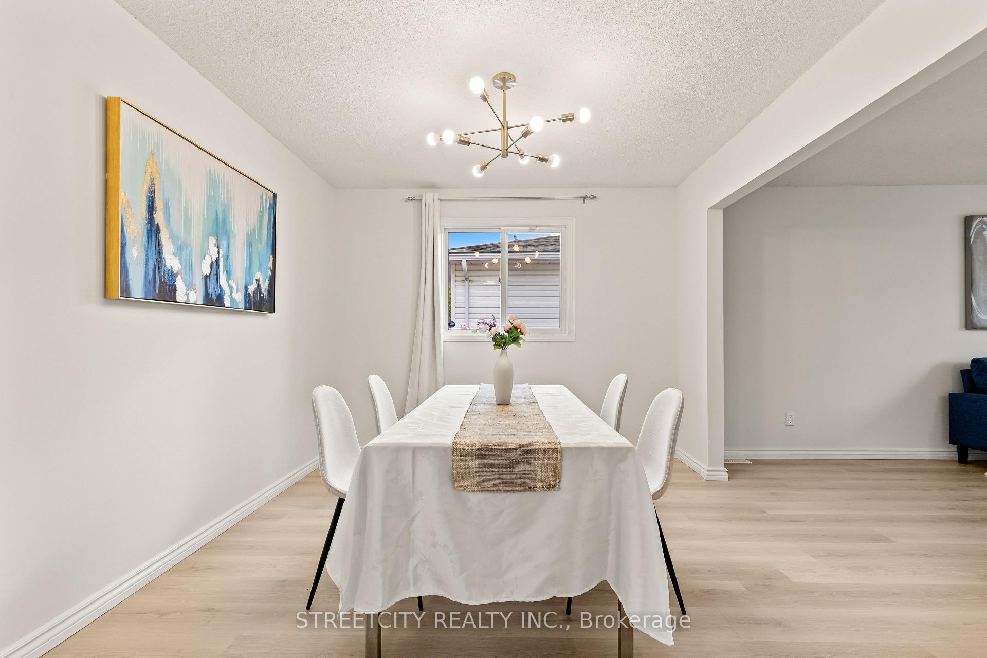 Photo 9 of 856 Thistledown Way, London, North I — HOMEH