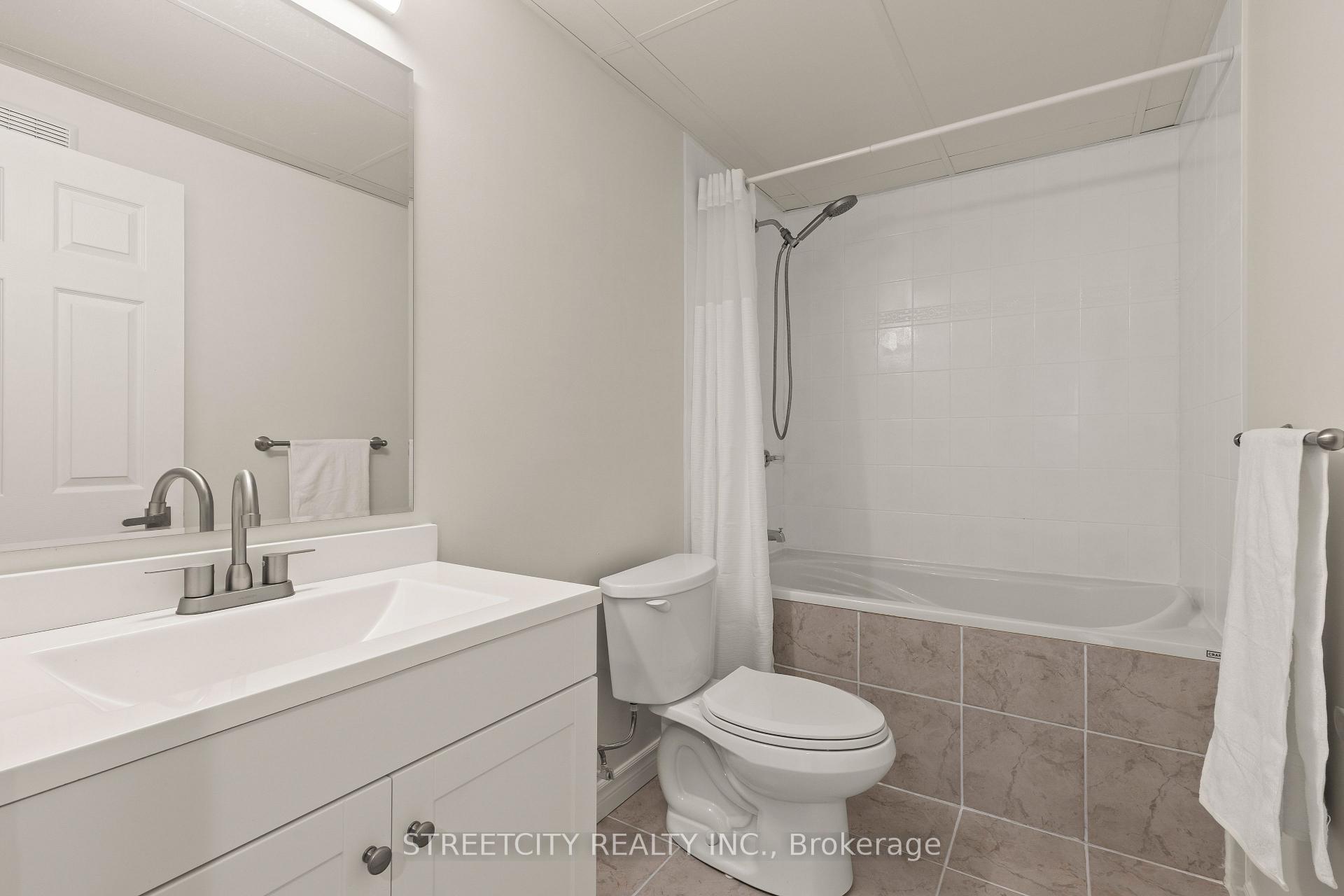 Photo 22 of 856 Thistledown Way, London, North I — HOMEH