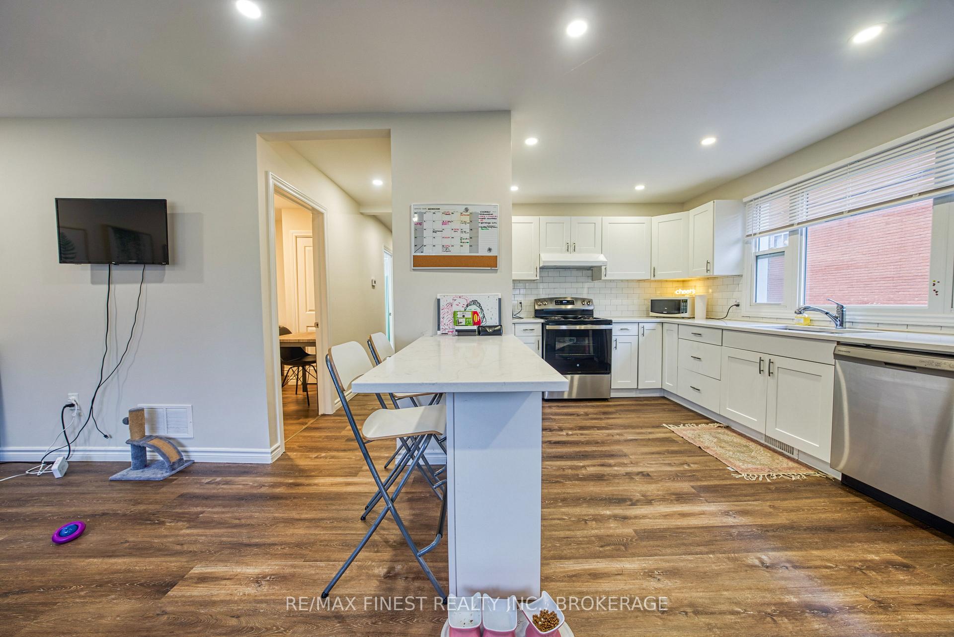 Photo 4 of 430 Macdonnell Street, Kingston, Central City East — HOMEH