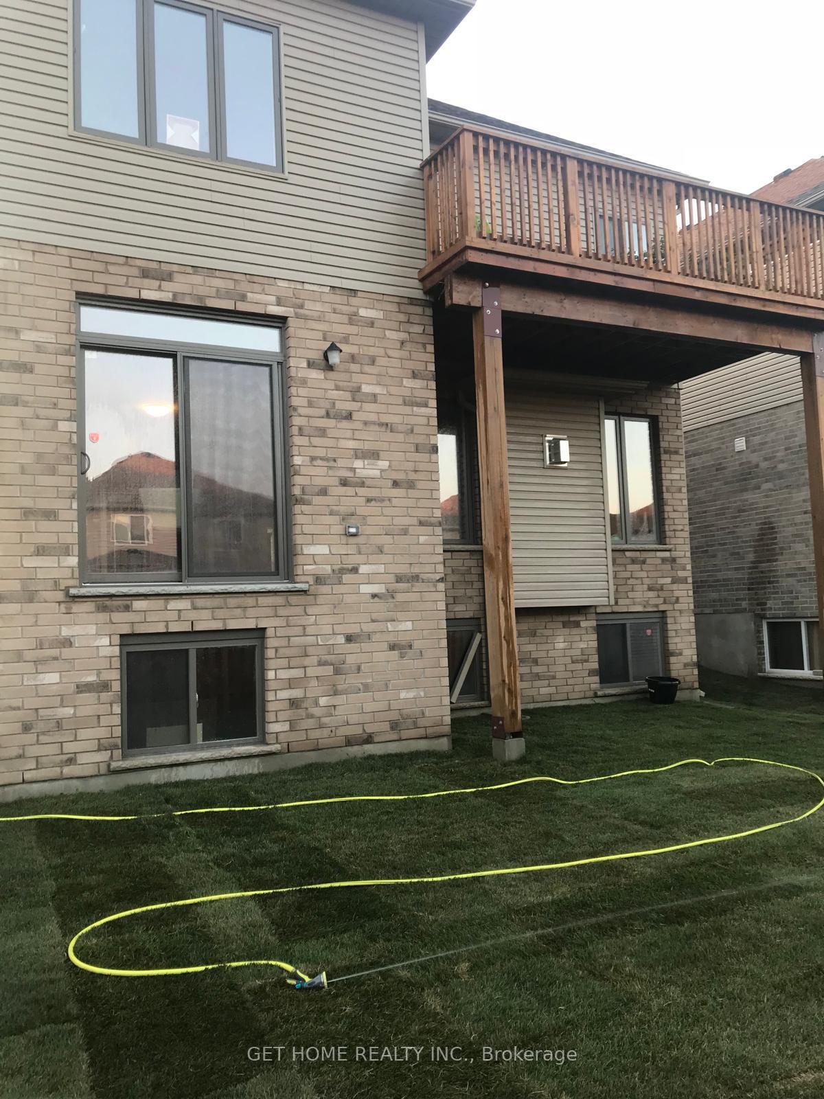 Photo 3 of 14 River Ridge Street, Kitchener — HOMEH