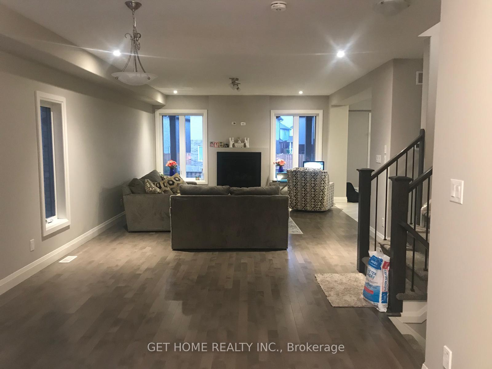 Photo 5 of 14 River Ridge Street, Kitchener — HOMEH